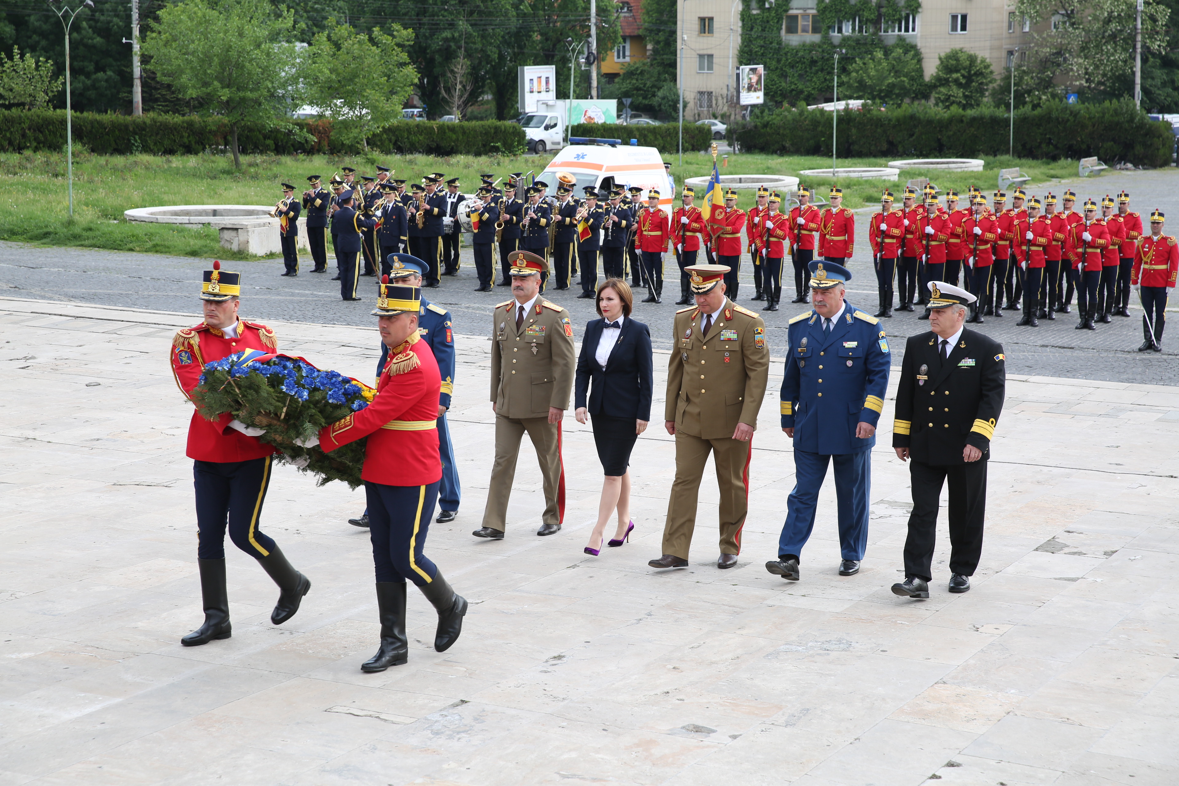 Ceremonia militară de depuneri de coroane şi jerbe de flori de la Monumentul Eroilor Neamului din cel de al II-lea Război Mondial - Universitatea Națională de Apărare 'Carol I' - 09 mai 2015