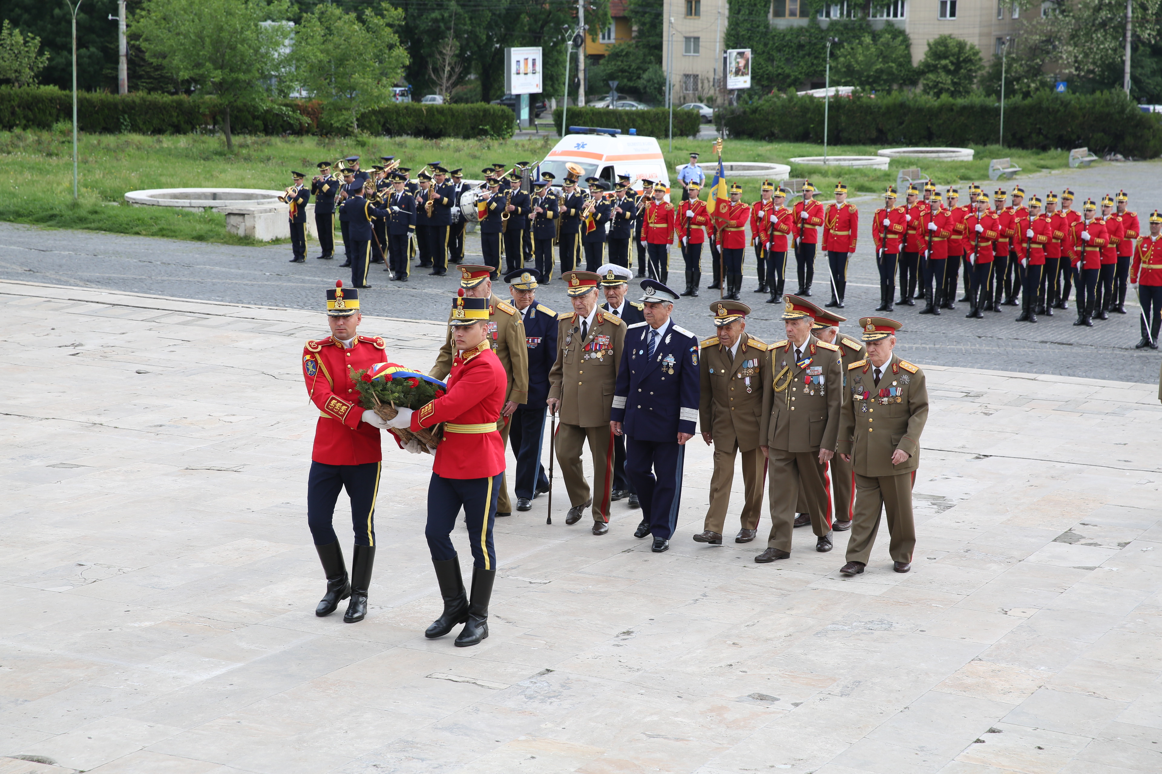 Ceremonia militară de depuneri de coroane şi jerbe de flori de la Monumentul Eroilor Neamului din cel de al II-lea Război Mondial - Universitatea Națională de Apărare 'Carol I' - 09 mai 2015