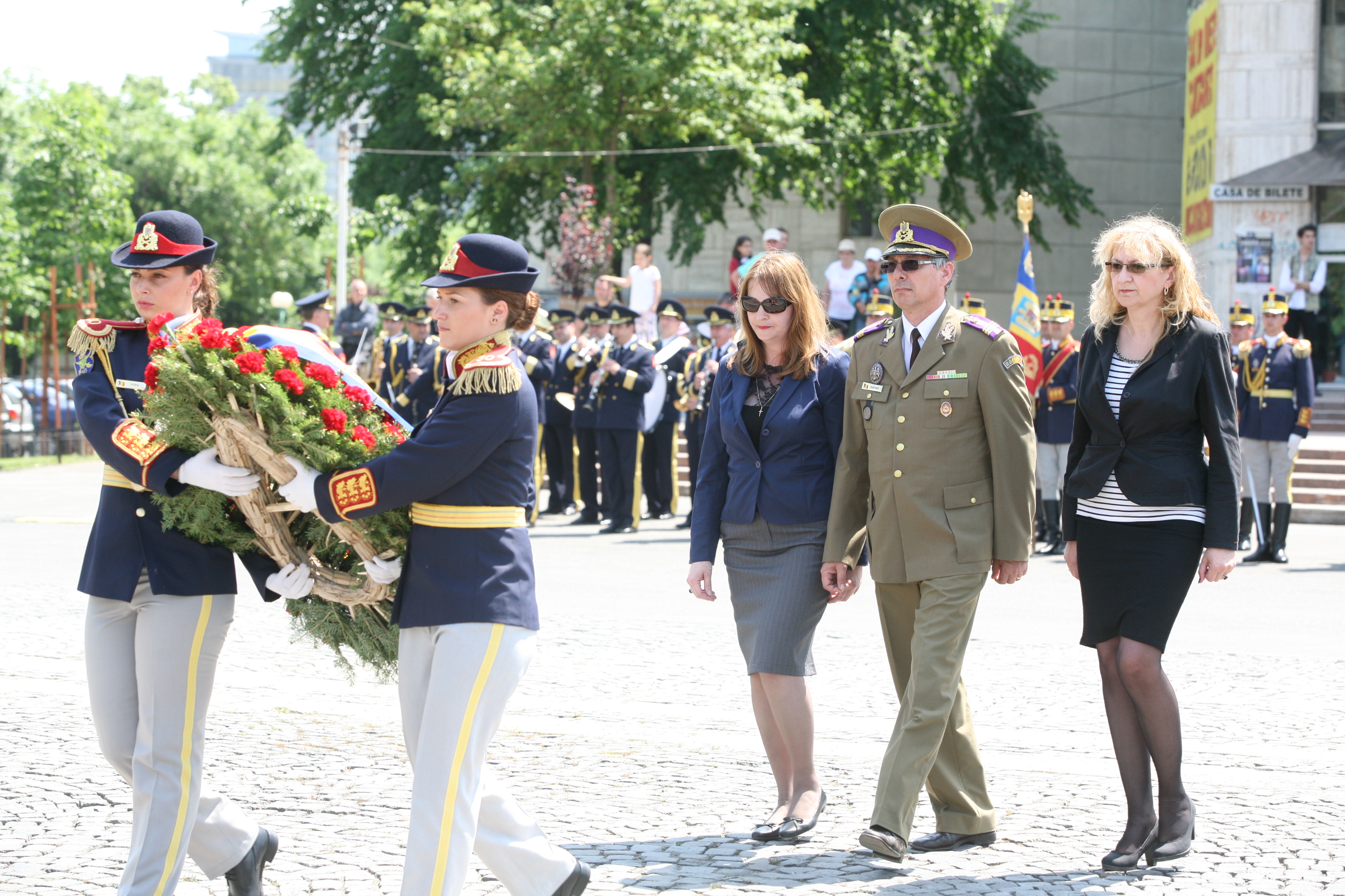 Ziua Eroilor - Ceremonia militară şi religioasă de depuneri de coroane de la Monumentul Eroilor căzuți în teatrele de operații şi pe teritoriul României - 21 mai 2015  '