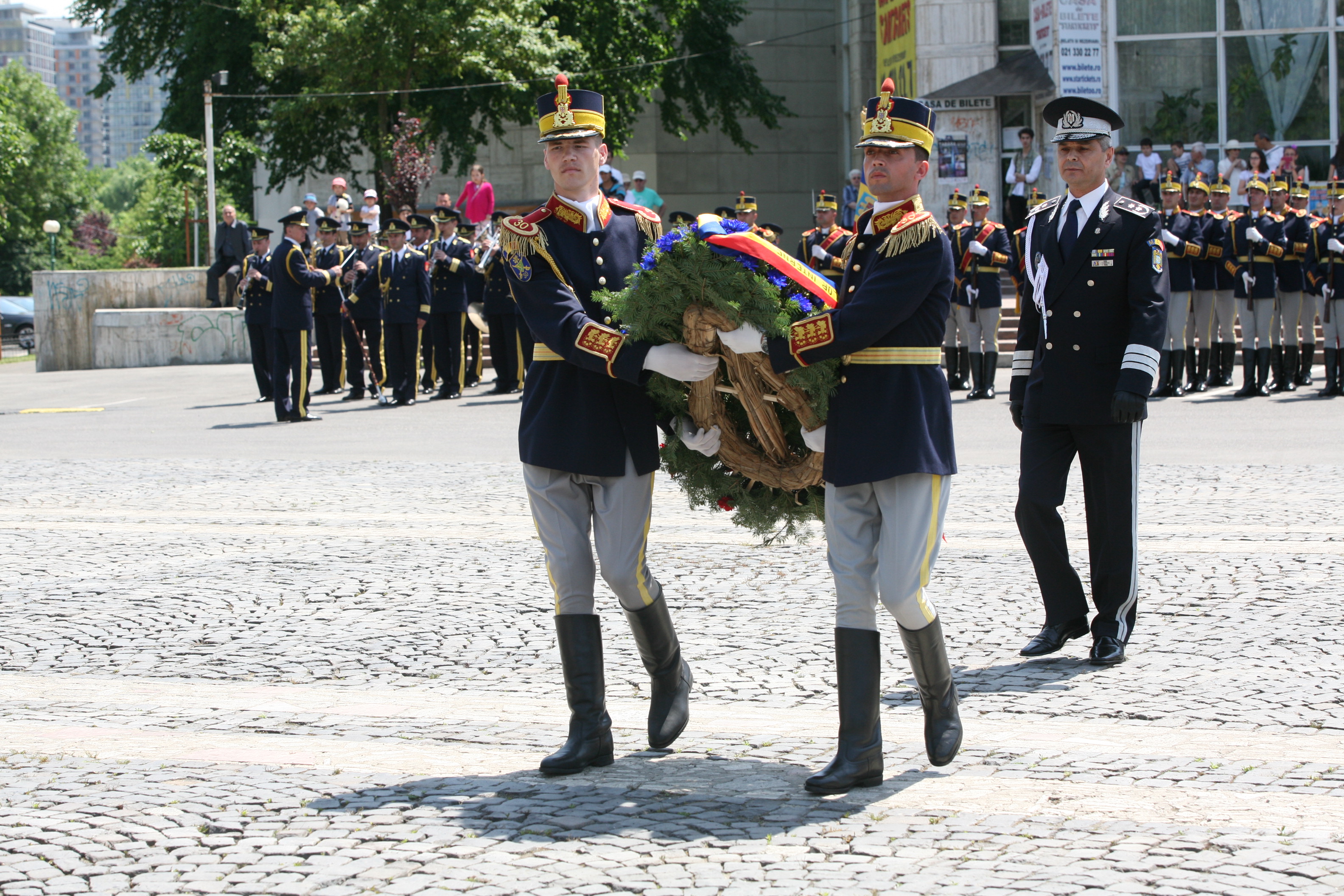 Ziua Eroilor - Ceremonia militară şi religioasă de depuneri de coroane de la Monumentul Eroilor căzuți în teatrele de operații şi pe teritoriul României - 21 mai 2015  '