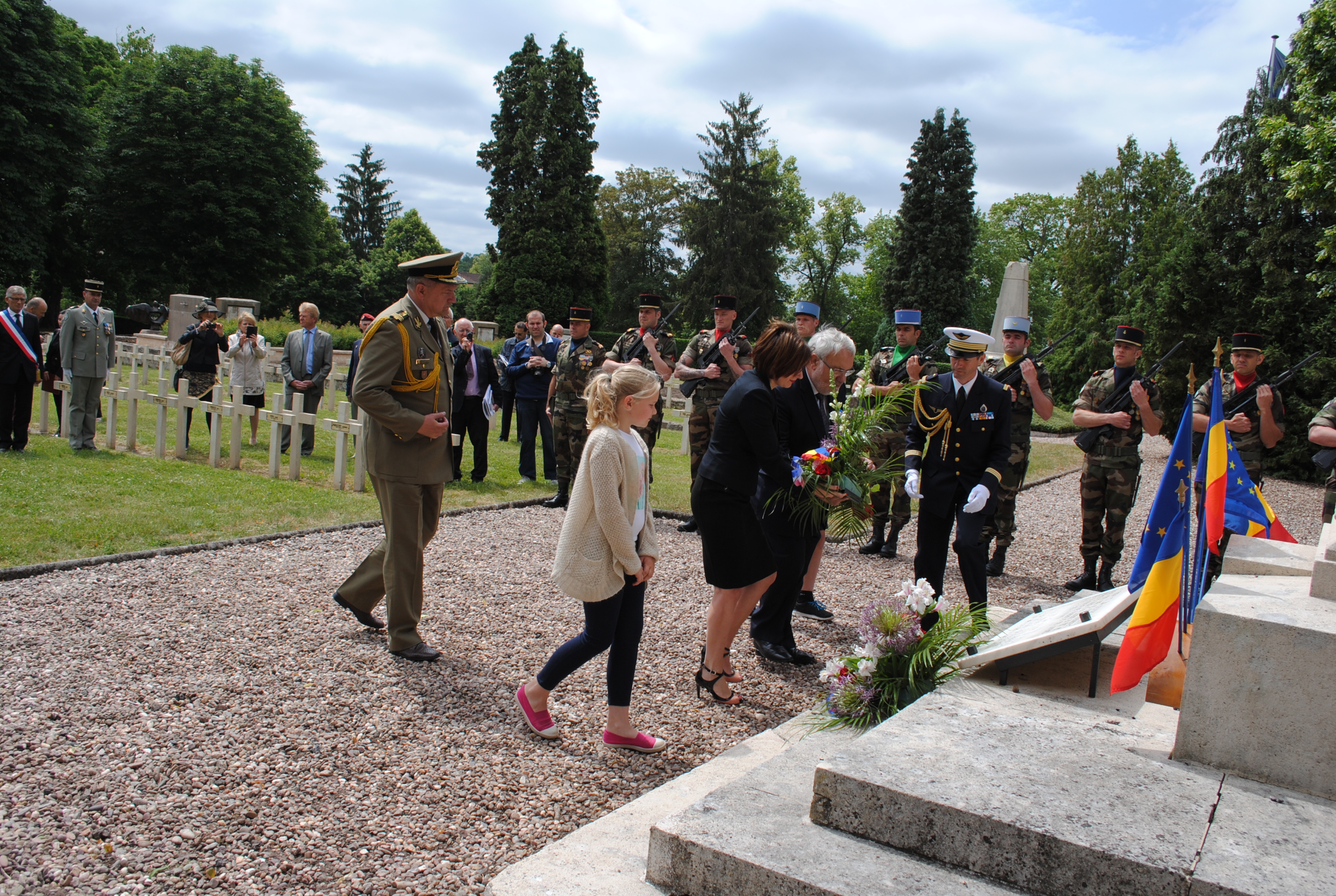 Vizita oficială în Franța la invitația domnului Jean-Marc Todeschini, Secretar de Stat 'cu rang de Ministru delegat' pentru Veterani și Memorie din cadrul Ministerului francez al Apararii, 8-9 iunie 2015  '