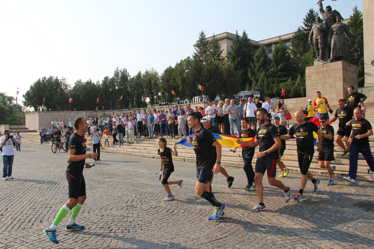 Plecarea ştafetei din fața Monumentului Eroilor Patriei - 04.09.2015