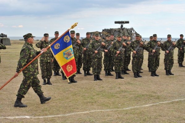 Înmânarea drapelului de luptă la Poligonul Capul Midia