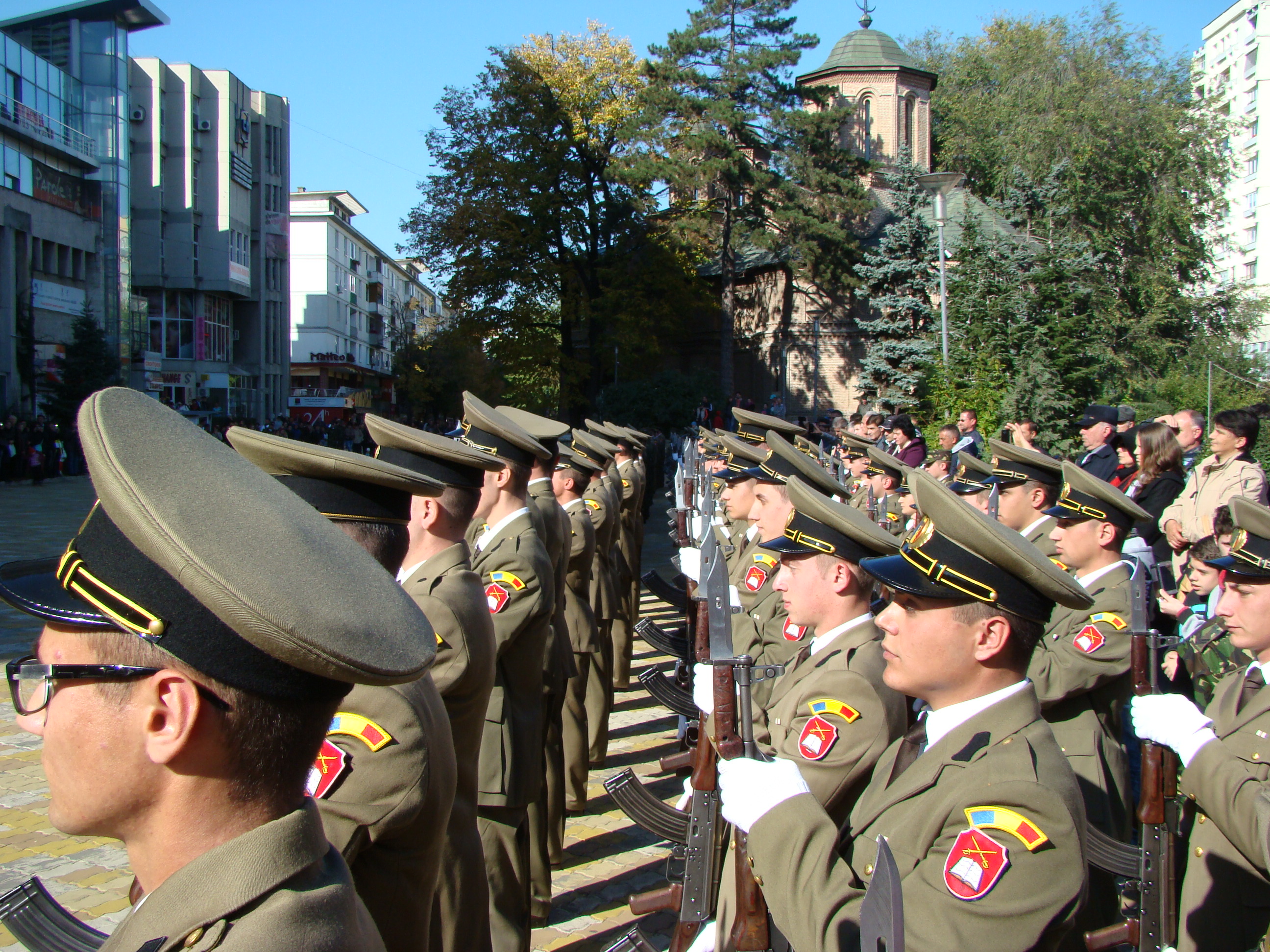 Participarea doamnei secretar de stat, Otila Sava, la ceremonia de depunere a Jurământului militar de către elevii Şcolii Militare de Maiştri Militari şi Subofițeri a Forțelor Terestre 'BASARAB I' - 25 octombrie 2015