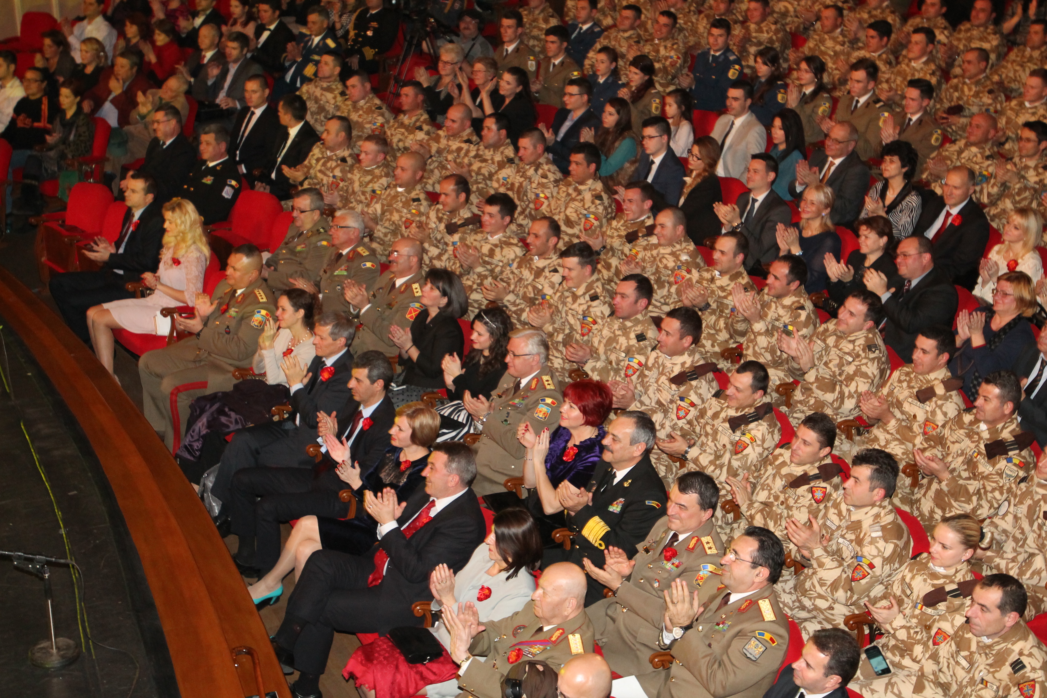 Concert de gală dedicat veteranilor Armatei României intitulat ,,Sacrificiul impune Respect' organizat la Opera Națională Română' - 14 decembrie 2015