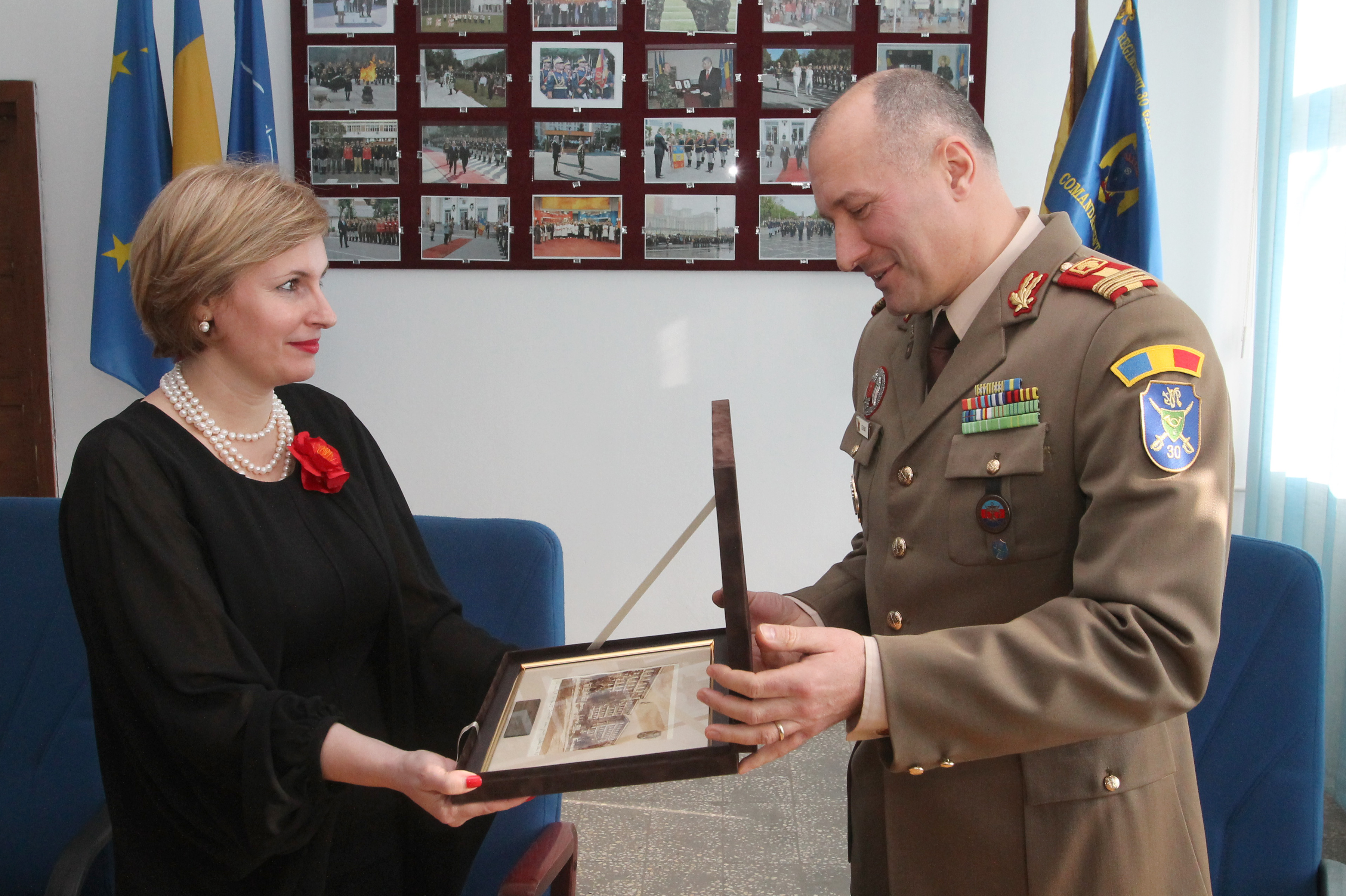 Întâlnirea doamnei secretar de stat Otilia Sava cu domnul general maior 'rtr.' Viorel Cosma şi militarii din Brigada 30 Gardă 'Mihai Viteazul' - 03 februarie 2016  'Meeting of the State Secretary Otilia Sava with general major 'retired' Viorel Cosma, toge