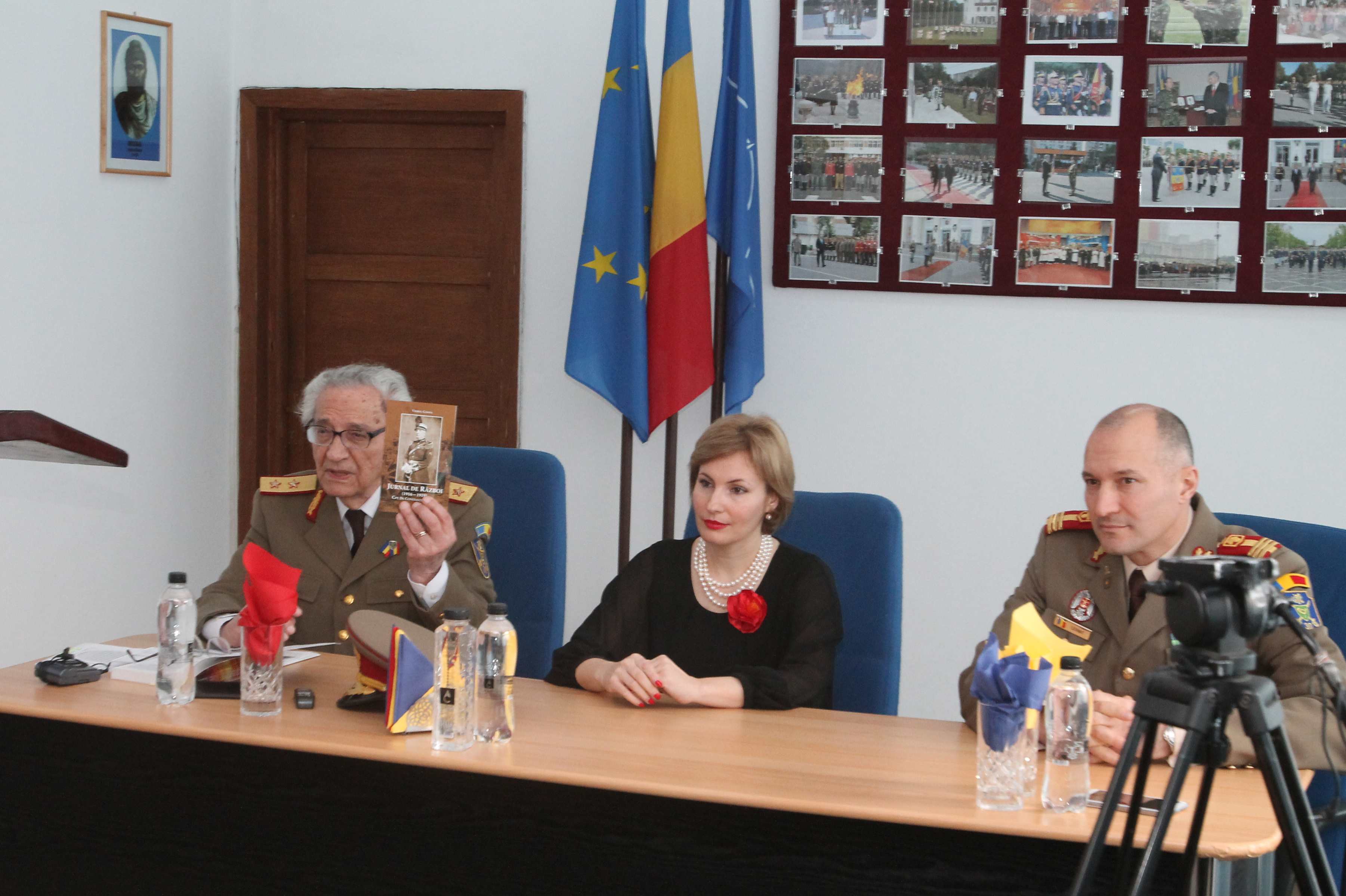 Întâlnirea doamnei secretar de stat Otilia Sava cu domnul general maior 'rtr.' Viorel Cosma şi militarii din Brigada 30 Gardă 'Mihai Viteazul' - 03 februarie 2016  'Meeting of the State Secretary Otilia Sava with general major 'retired' Viorel Cosma, toge