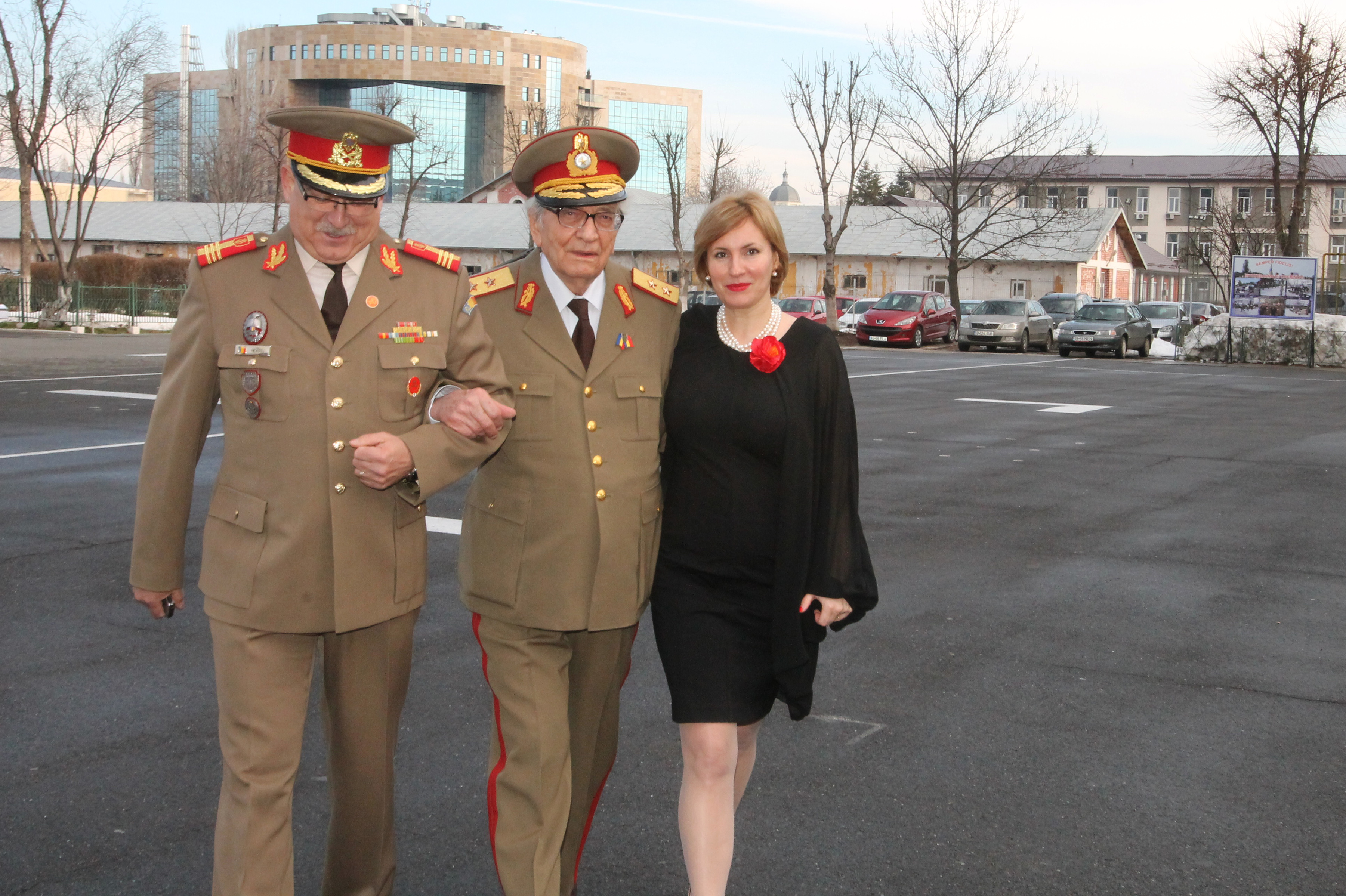 Întâlnirea doamnei secretar de stat Otilia Sava cu domnul general maior 'rtr.' Viorel Cosma şi militarii din Brigada 30 Gardă 'Mihai Viteazul' - 03 februarie 2016  'Meeting of the State Secretary Otilia Sava with general major 'retired' Viorel Cosma, toge