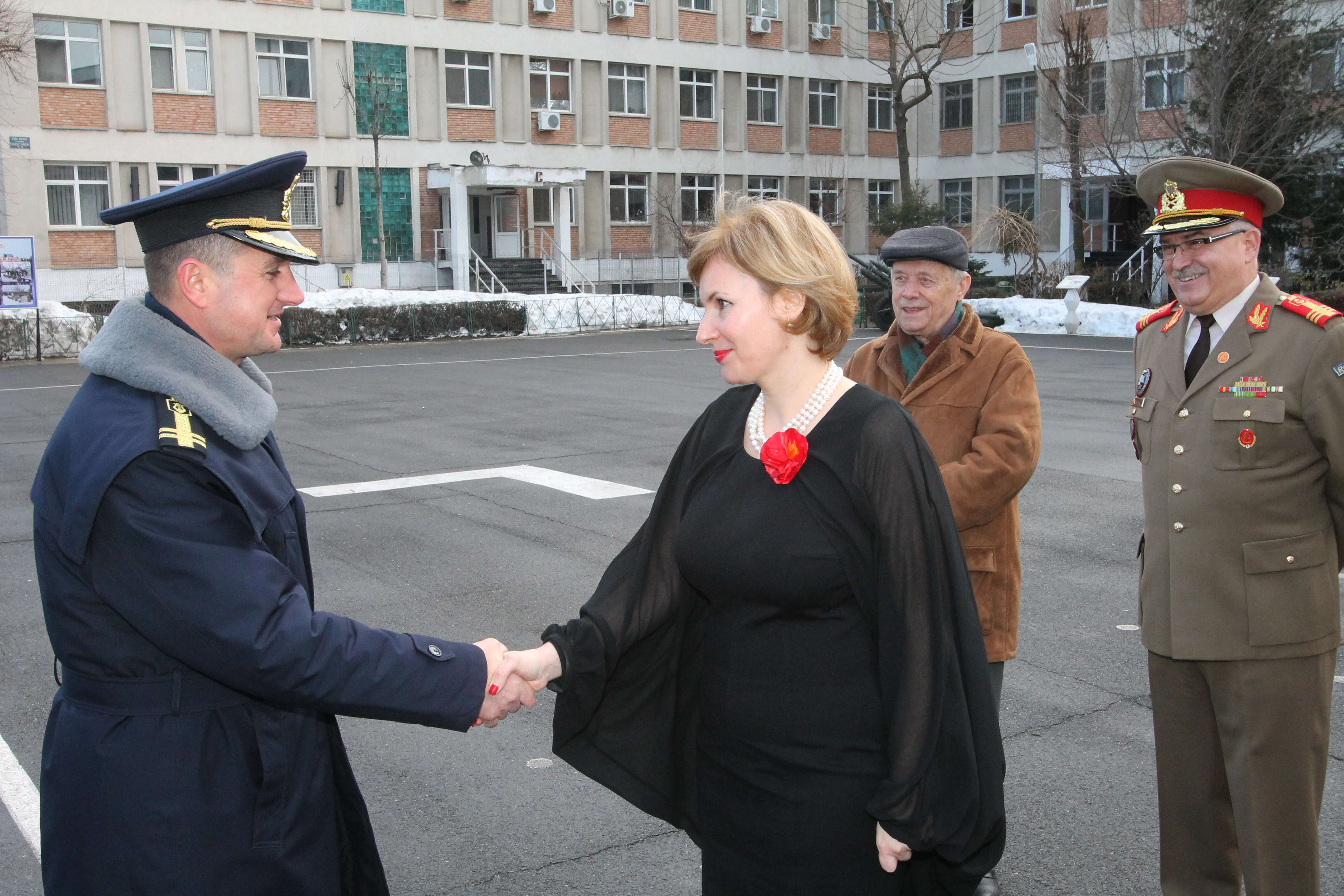 Întâlnirea doamnei secretar de stat Otilia Sava cu domnul general maior 'rtr.' Viorel Cosma şi militarii din Brigada 30 Gardă 'Mihai Viteazul' - 03 februarie 2016  'Meeting of the State Secretary Otilia Sava with general major 'retired' Viorel Cosma, toge