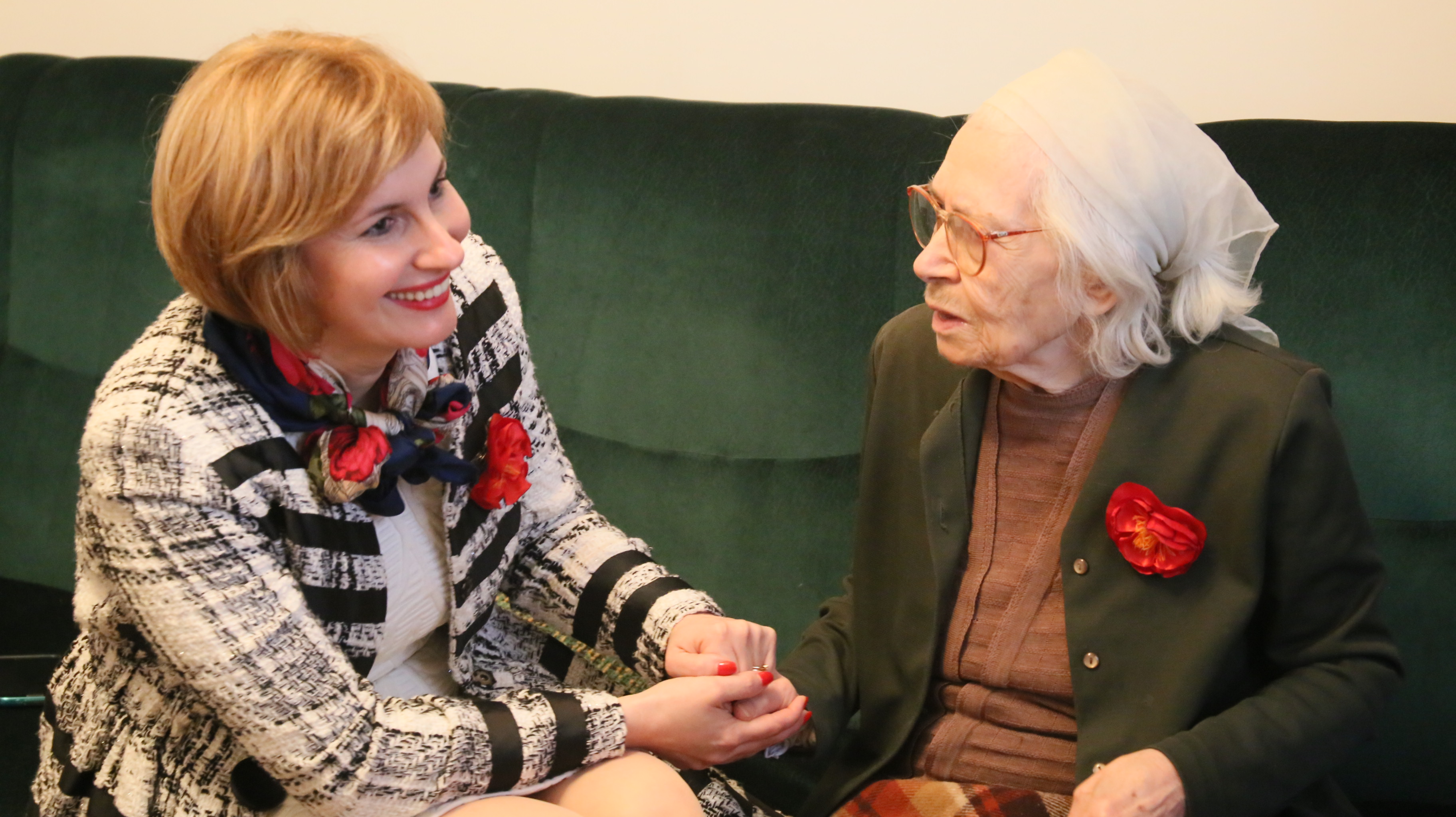 Vizita doamnei secretar de stat Otilia Sava la doamna Nedelea Teodora, văduvă de veteran de război - 04 martie 2016'Visit of the State Secretary Otilia Sava to Mrs. Nedelea Teodora, widow of war veteran - March 04, 2016'