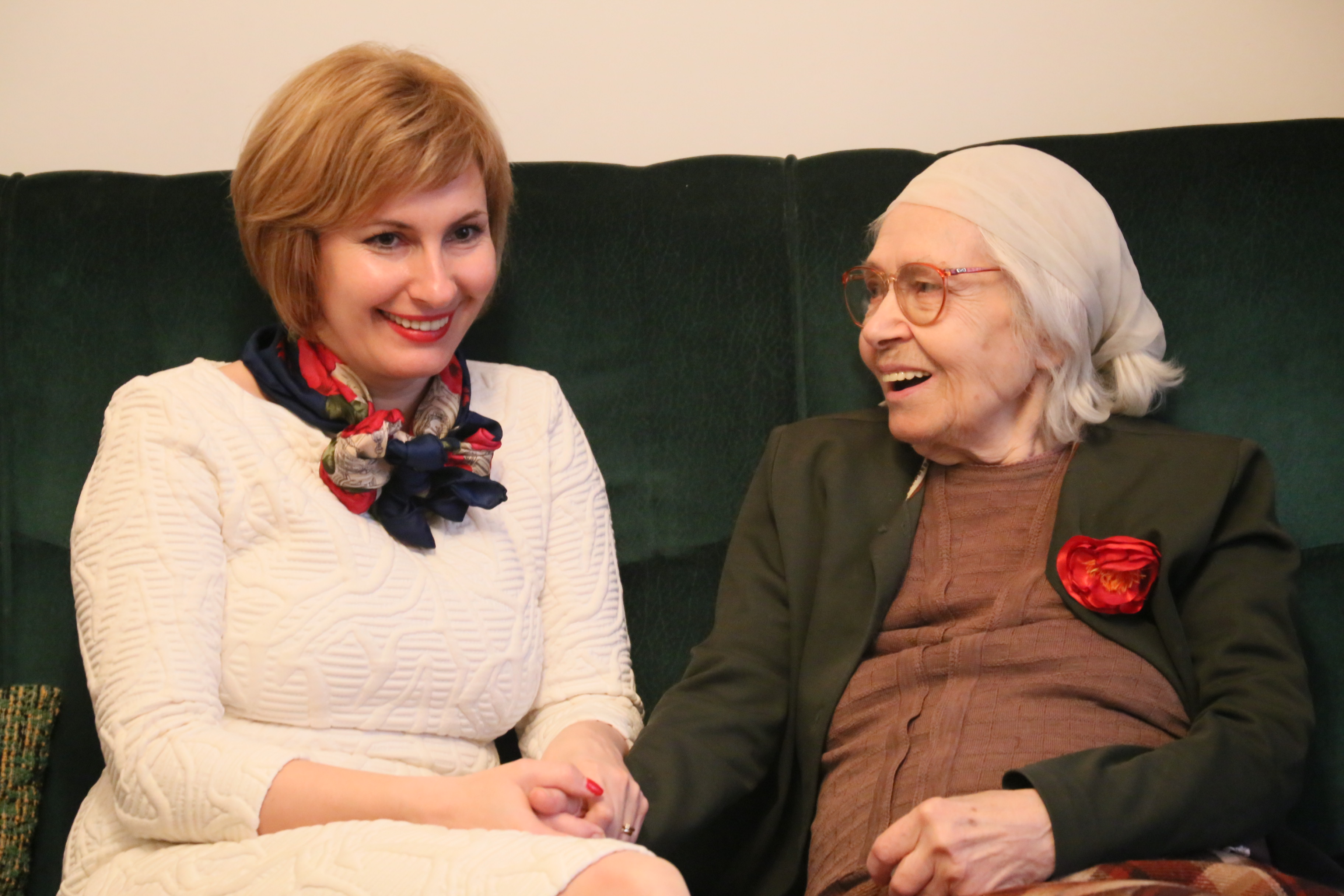 Vizita doamnei secretar de stat Otilia Sava la doamna Nedelea Teodora, văduvă de veteran de război - 04 martie 2016'Visit of the State Secretary Otilia Sava to Mrs. Nedelea Teodora, widow of war veteran - March 04, 2016'