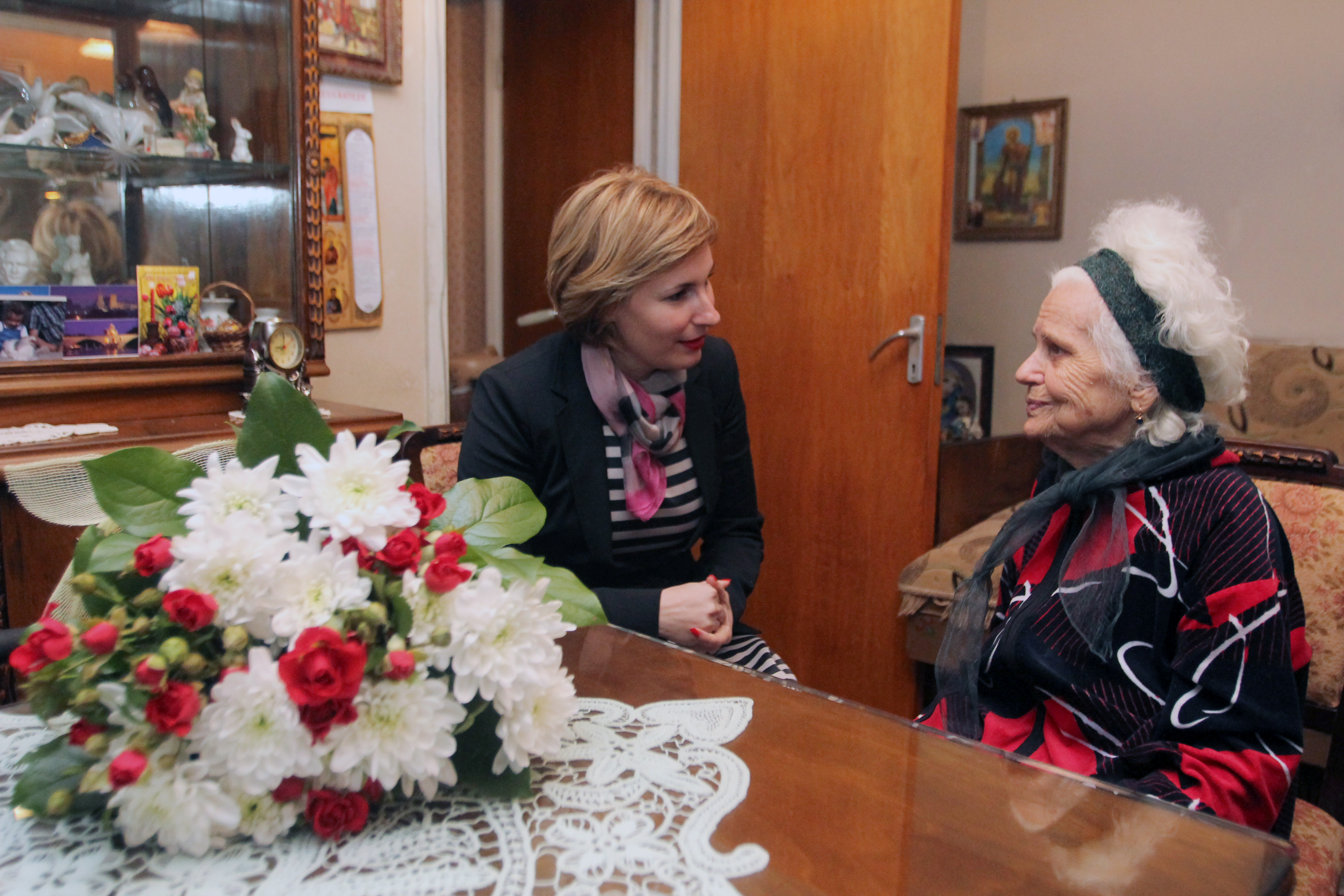 Vizita doamnei secretar de stat Otilia Sava la doamna Maria Bujor, veteran de război - 11 martie 2016  'Visit of the State Secretary Otilia Sava to Mrs. Maria Bujor, war veteran - March 11, 2016''