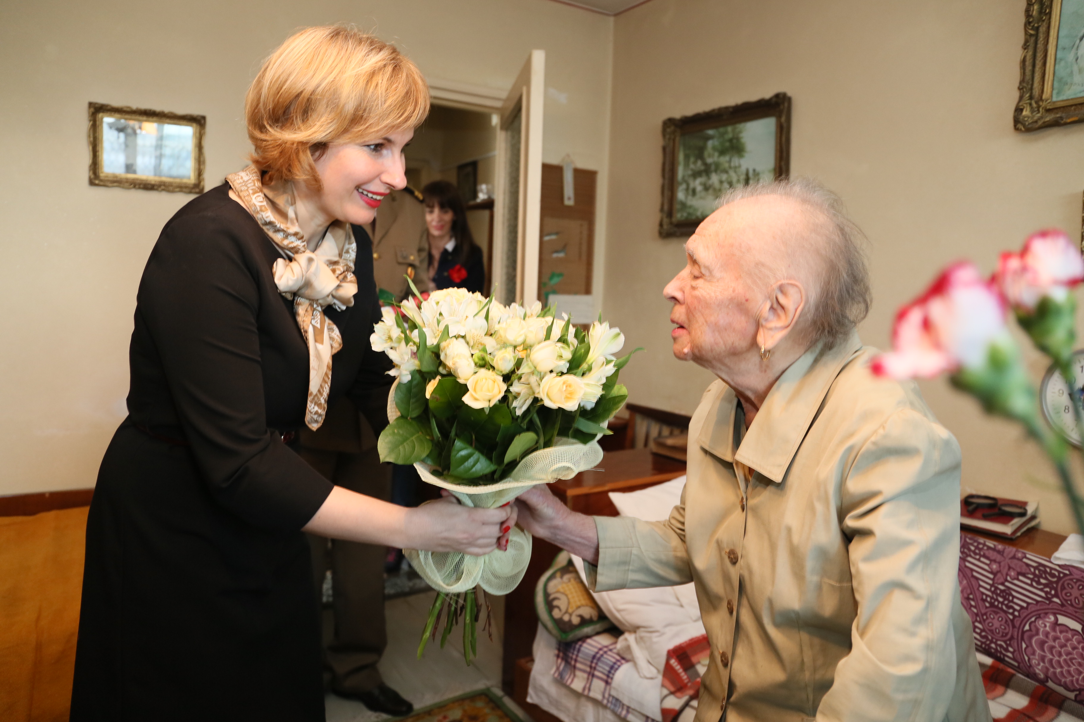 Vizita doamnei secretar de stat Otilia Sava la doamna Lidia Platon, veteran de război - 14 martie 2016 Visit of the State Secretary Otilia Sava to Mrs. Lidia Platon, war veteran - March 14, 2016