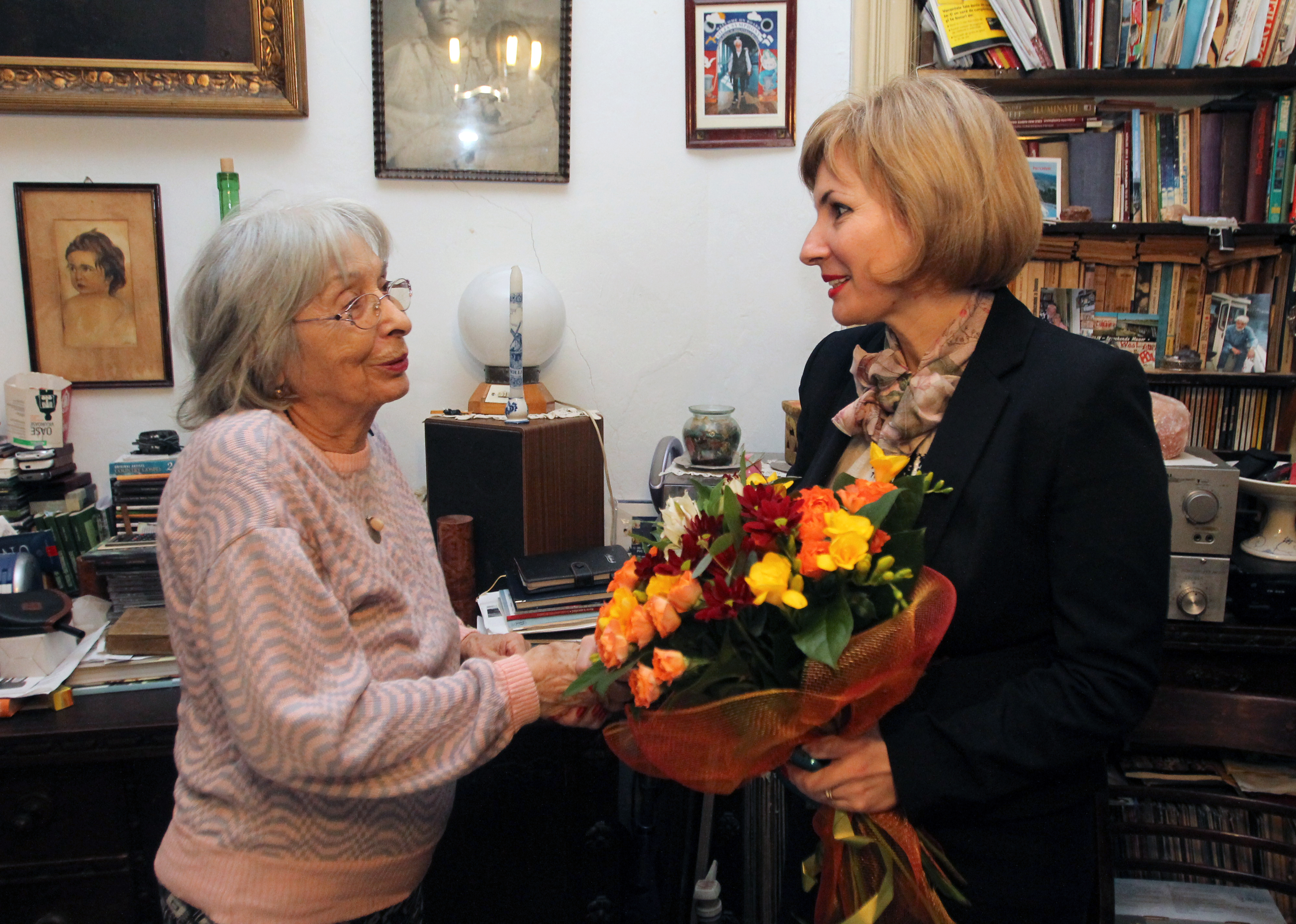 Vizita doamnei secretar de stat Otilia Sava la doamna căpitan 'rtr.' Elena Ciobanu, veteran de război - 23 martie 2016 'Visit of the State Secretary Otilia Sava to Captain 'retired' Elena Ciobanu war veteran - March 23, 2016''