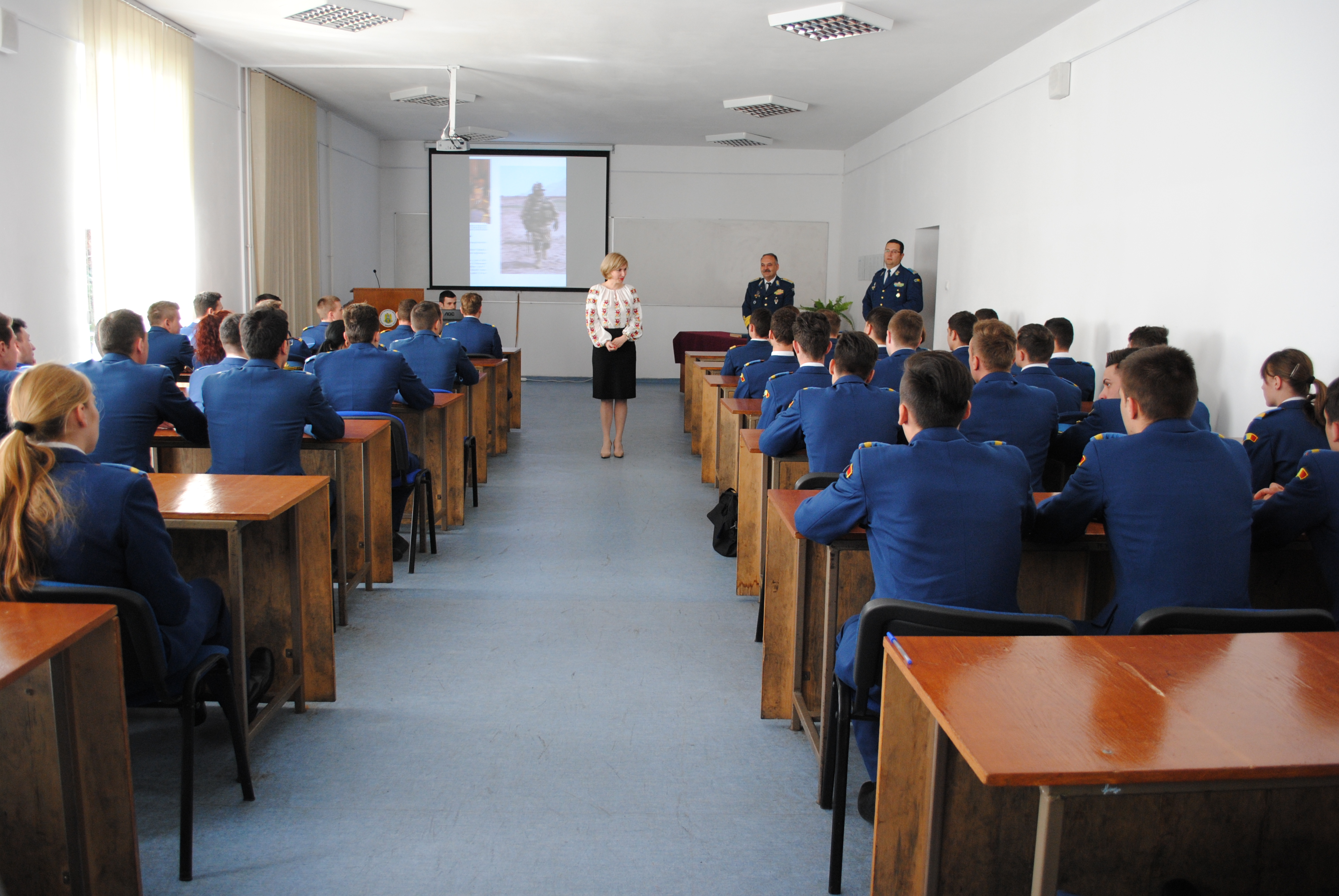 Vizita doamnei secretar de stat Otilia Sava la Academia Forțelor Aeriene 'Henri Coandă' - 22 aprilie 2016 'Visit of the State Secretary Otilia Sava to the Air Force Academy 'Henri Coanda' - April 22, 2016'