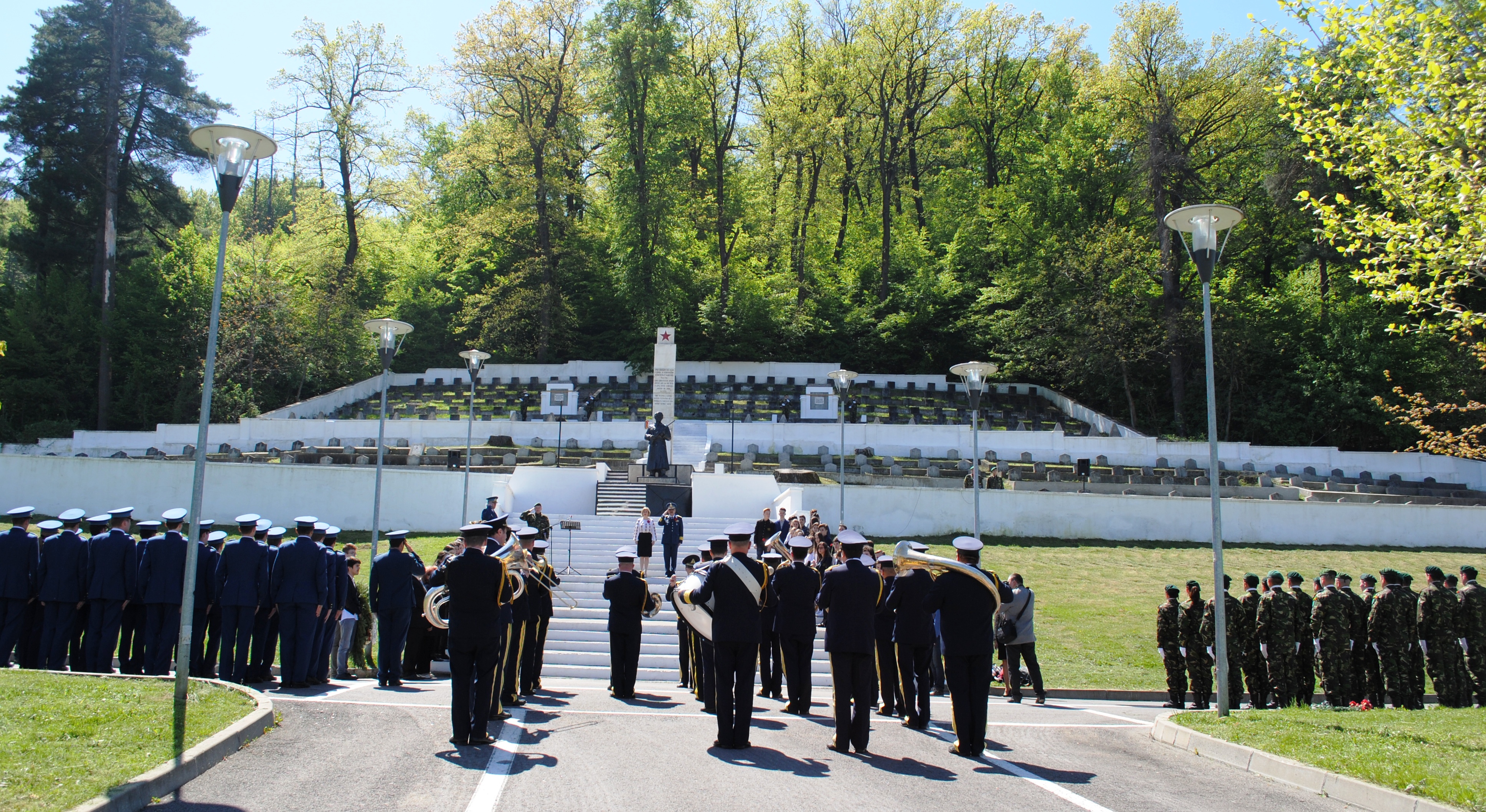 Ceremonia militară de la Cimitirul Eroilor din Sprenghi - Braşov - 22 aprilie 2016 'Military ceremony at the Heroes Cemetery in Sprenghi - Brasov - April 22, 2016'