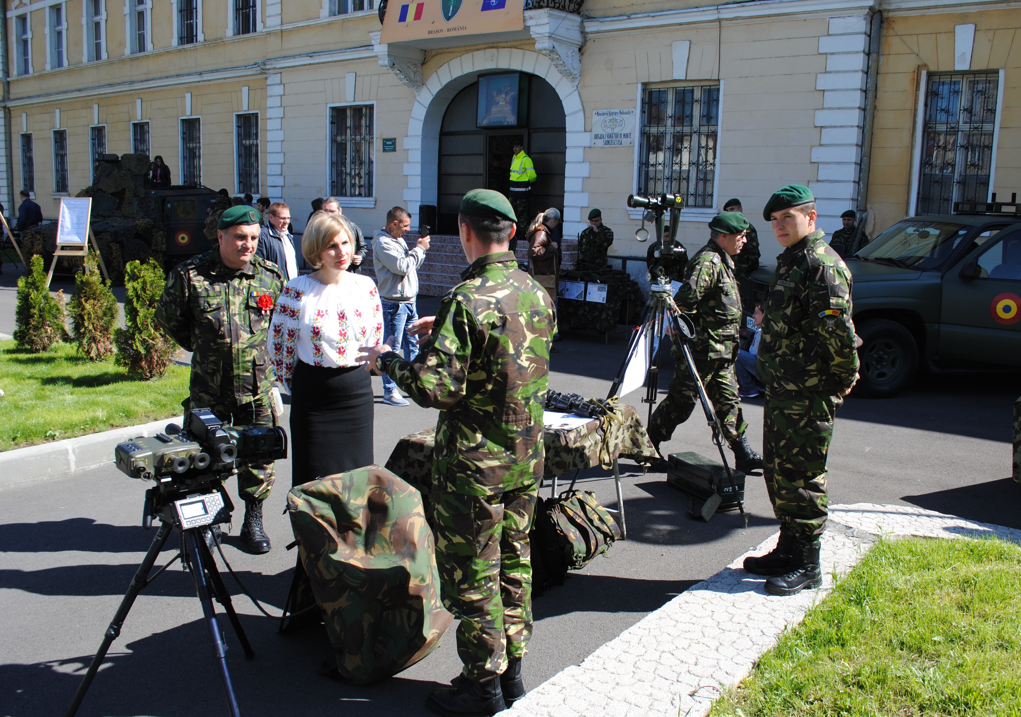 Ziua porților deschise la Brigada 2 Vânători de Munte 'Sarmizegetusa' 23 aprilie 2016 'Open days at the 2nd Brigade Mountain Troops 'Sarmizegetusa' April 23, 2016'