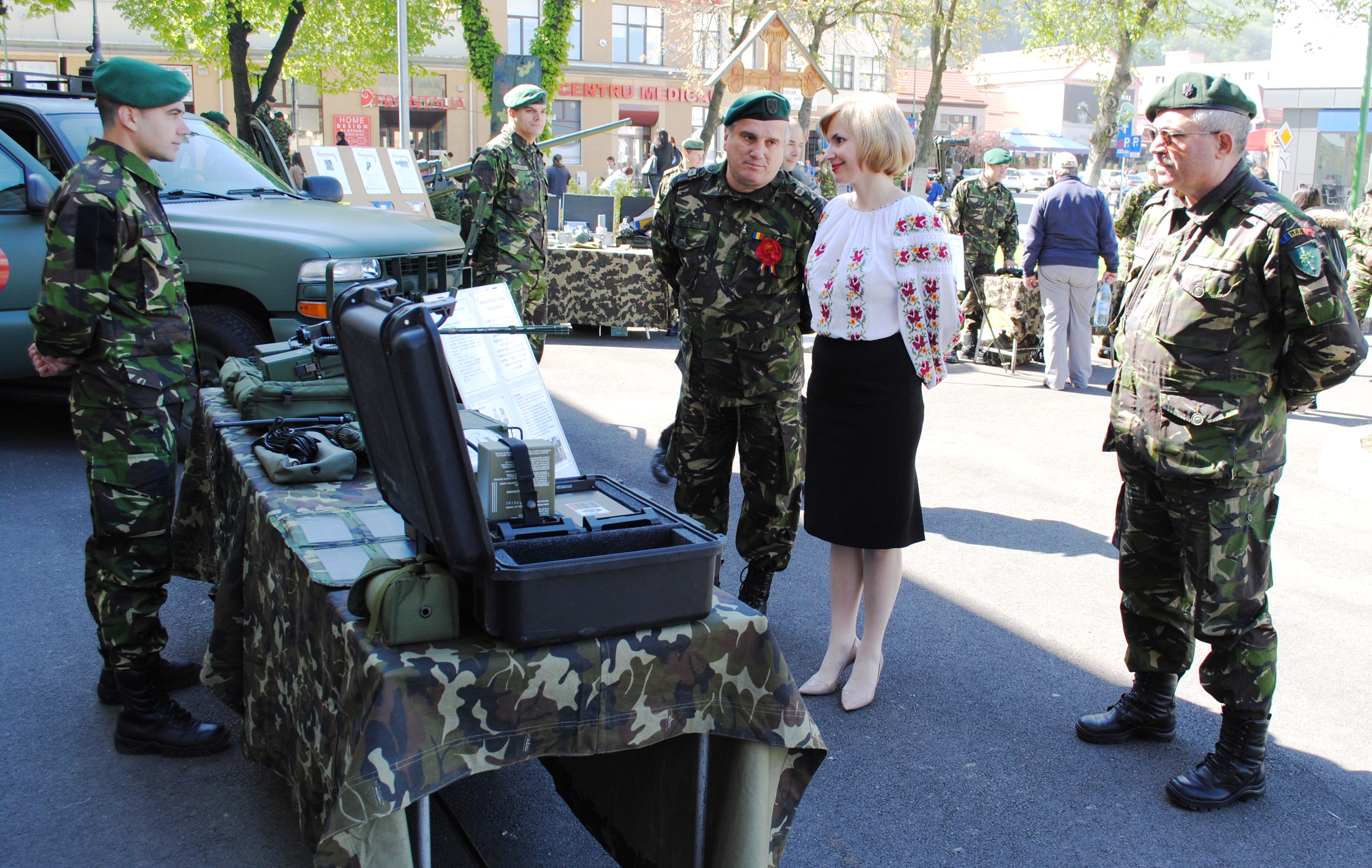 Ziua porților deschise la Brigada 2 Vânători de Munte 'Sarmizegetusa' 23 aprilie 2016 'Open days at the 2nd Brigade Mountain Troops 'Sarmizegetusa' April 23, 2016'