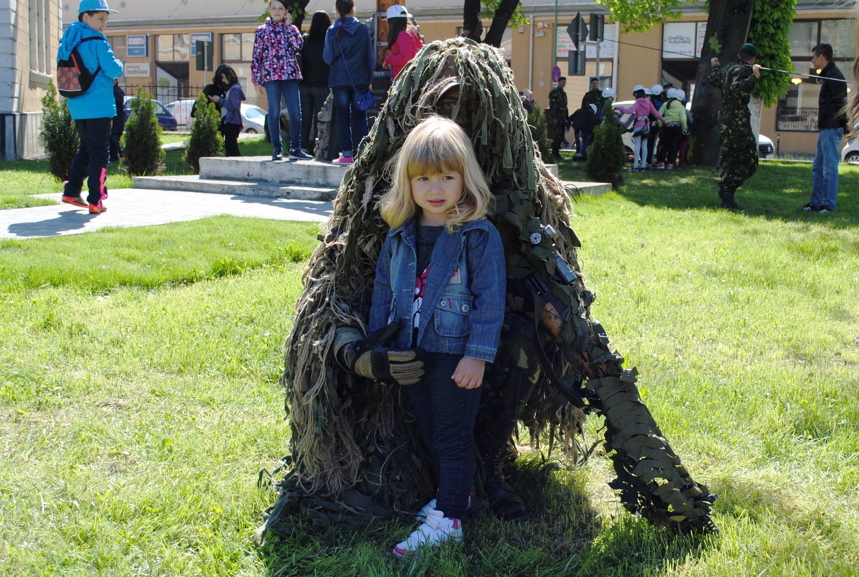 Ziua porților deschise la Brigada 2 Vânători de Munte 'Sarmizegetusa' 23 aprilie 2016 'Open days at the 2nd Brigade Mountain Troops 'Sarmizegetusa' April 23, 2016'