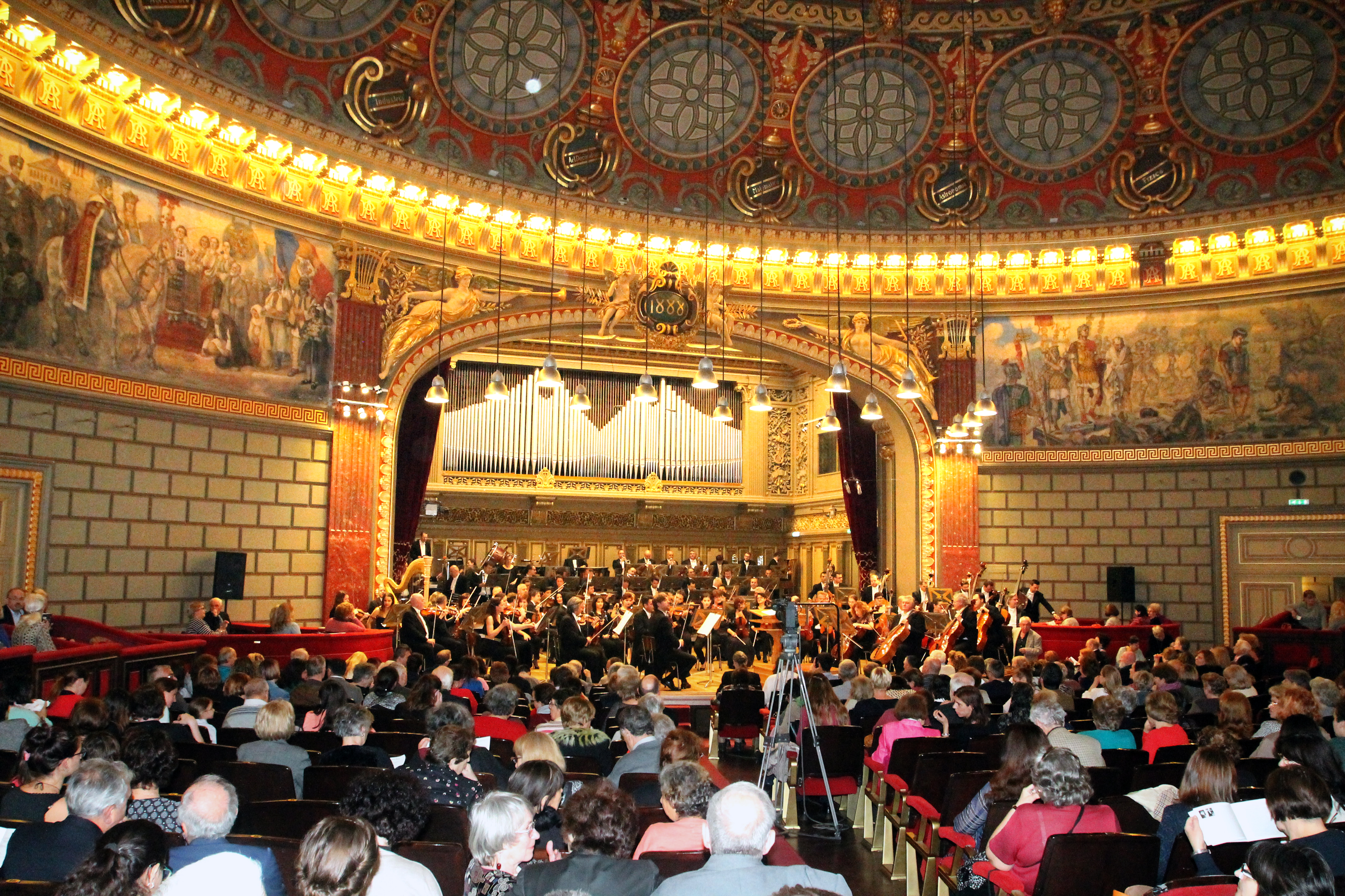 Concert dedicat veteranilor de război, susținut de Orchestra Simfonică la  Ateneul Român - 5 mai 2016 'Concert dedicated to war veterans performed by the Symphonic Orchestra at the Romania Athenaeum May 5, 2016'