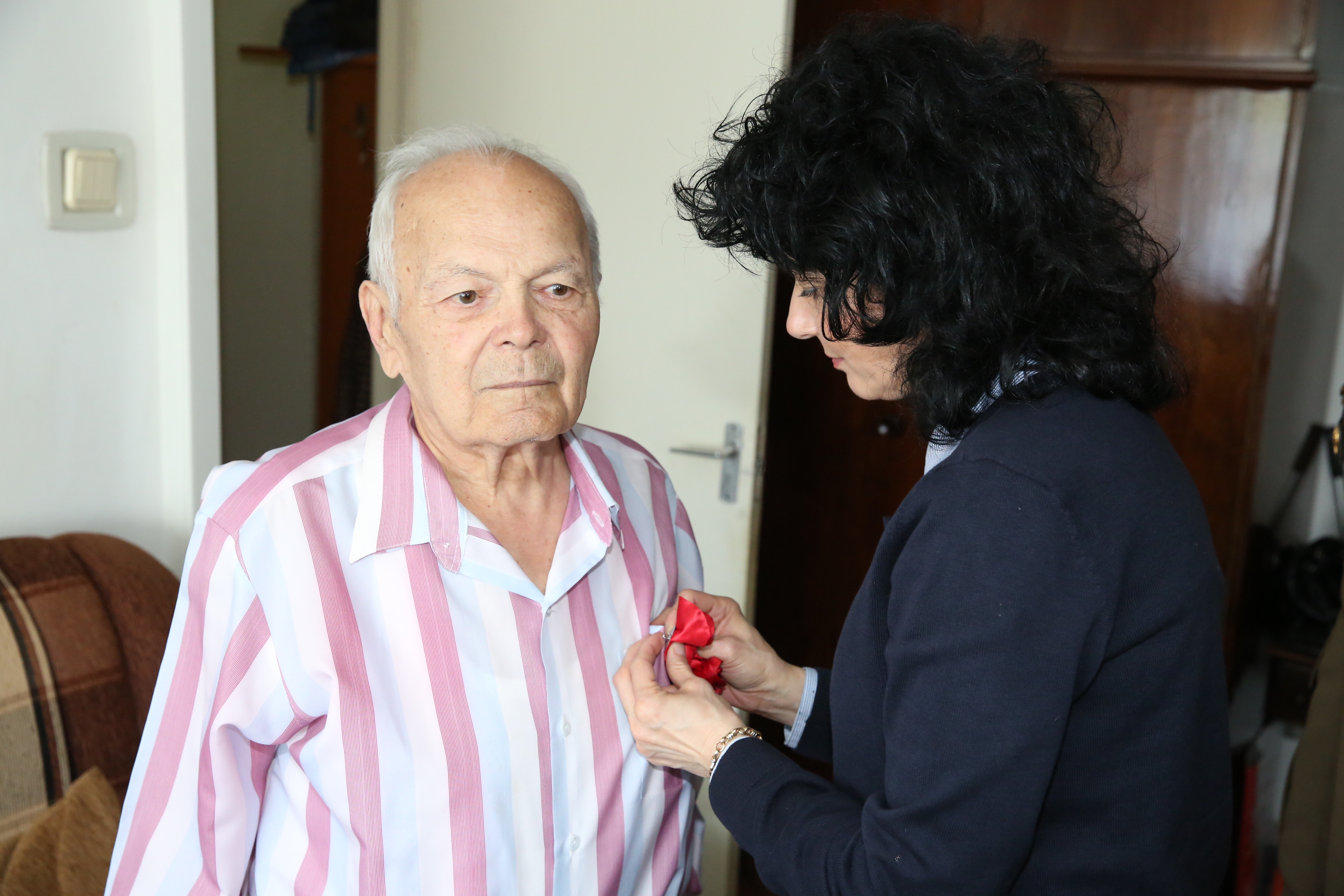 Vizită la Slt. 'rtr.' Chitic Ioan, veteran de război - 19 mai 2016 'Visit to retired first-lieutenant Chitic Ioan, war veteran may 19, 2016'