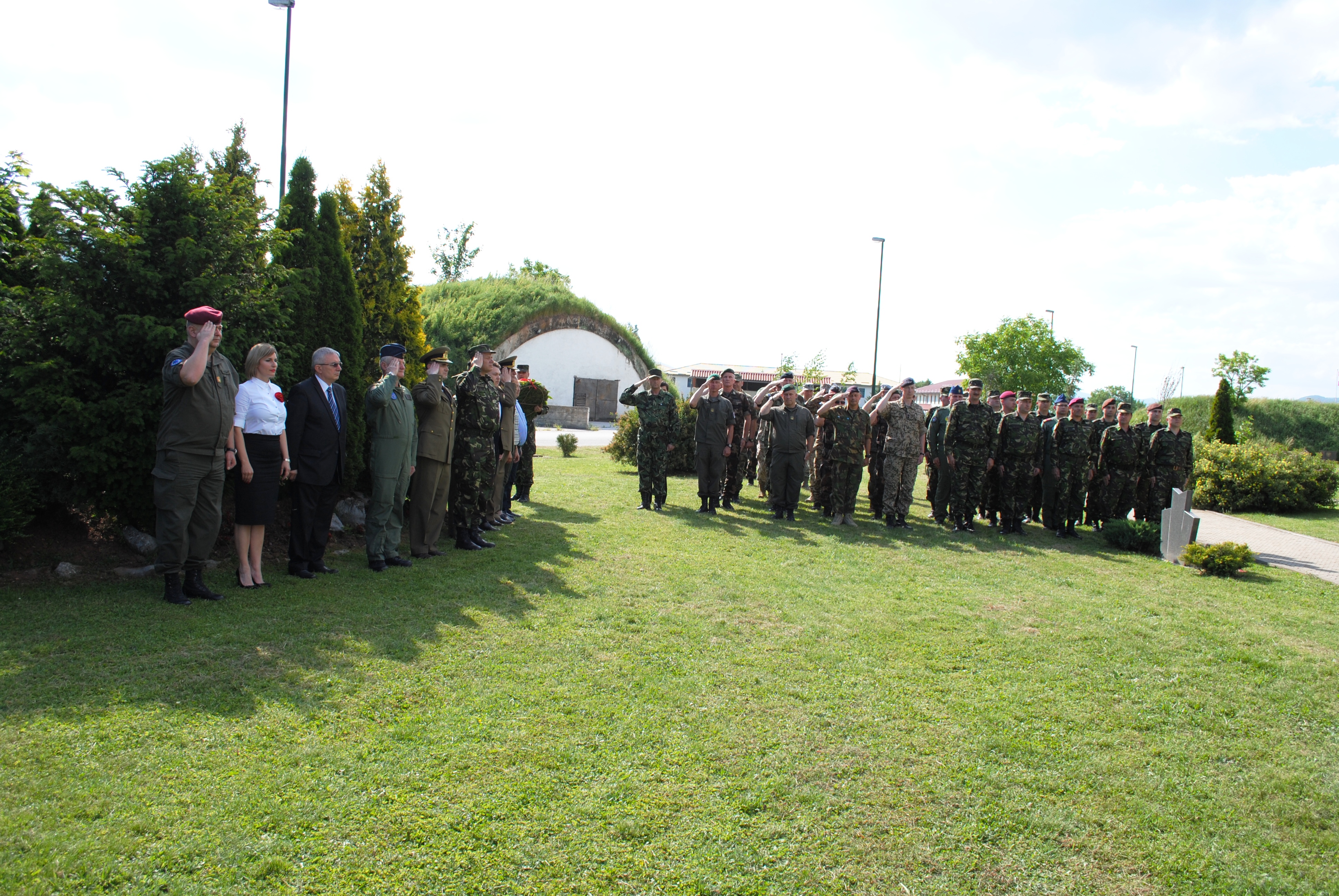 Ceremonie de depunere a unei coroane de flori la monumentul Camp Butmir - 30 mai 2016 'Wreath-laying Ceremony at the monument Camp Butmir - May 30, 2016'