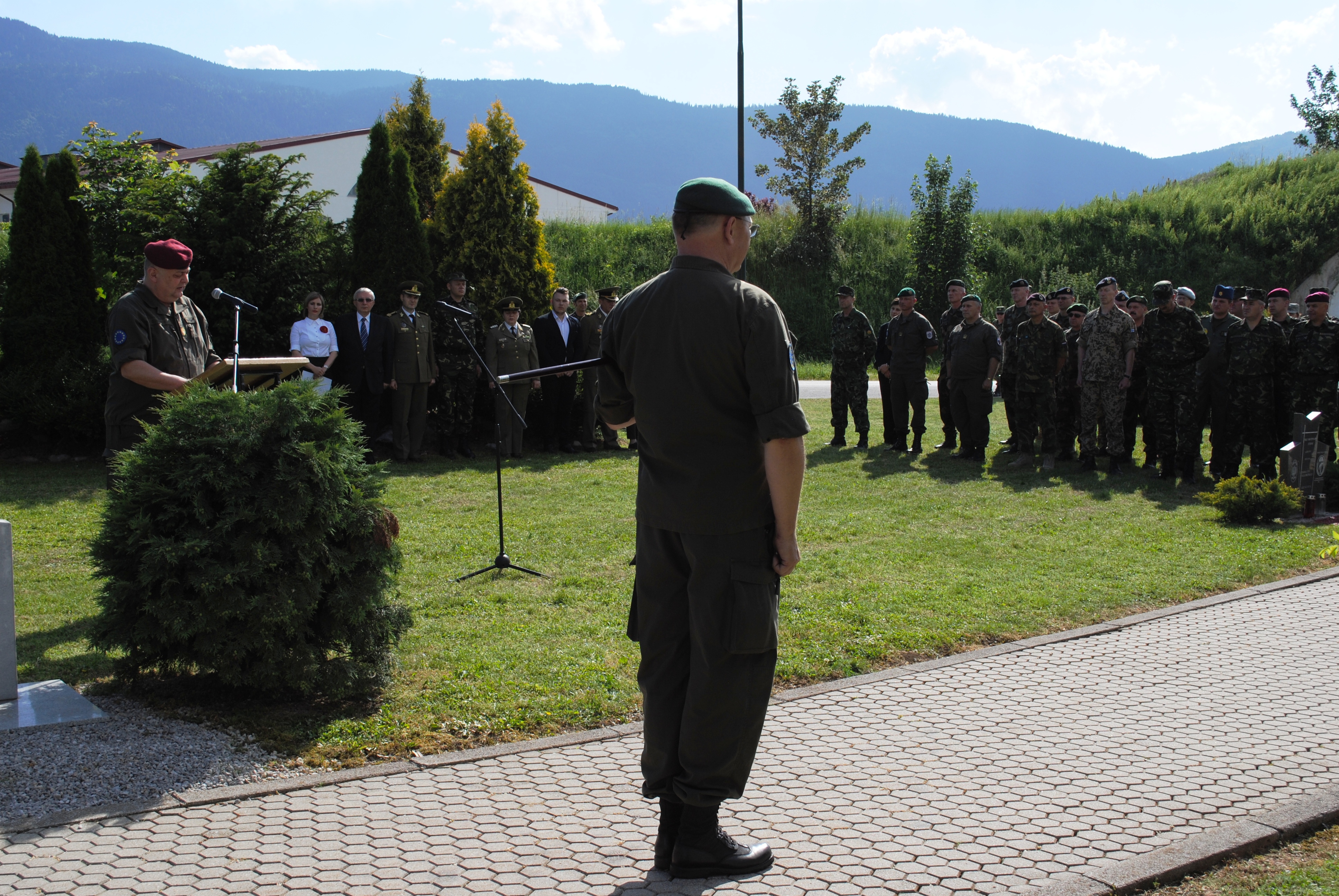 Ceremonie de depunere a unei coroane de flori la monumentul Camp Butmir - 30 mai 2016 'Wreath-laying Ceremony at the monument Camp Butmir - May 30, 2016'