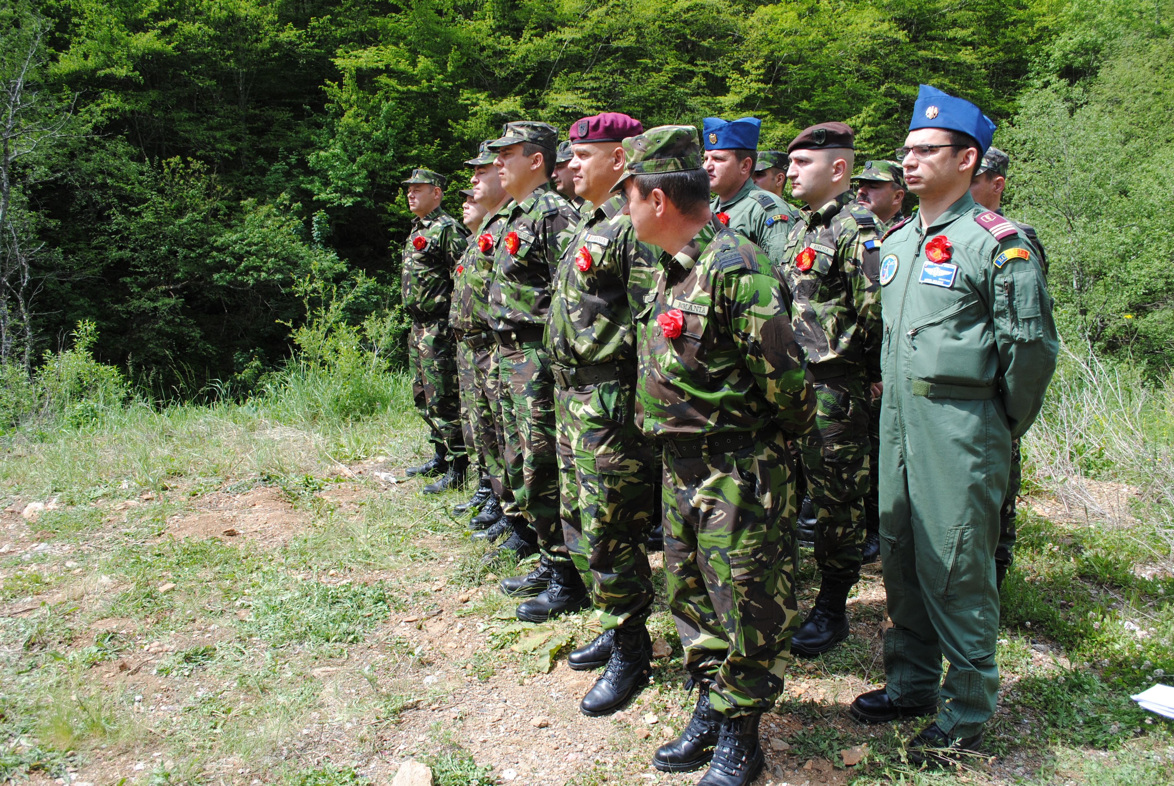 Ceremonie de depunere a unei coroane de flori la monumentul din municipalitatea Trnovo/Culoarul Gorazde - 31 mai 2016 'Wreath-laying Ceremony at the monument of Trnovo municipality/Goradze Corridor – 31st May 2016'