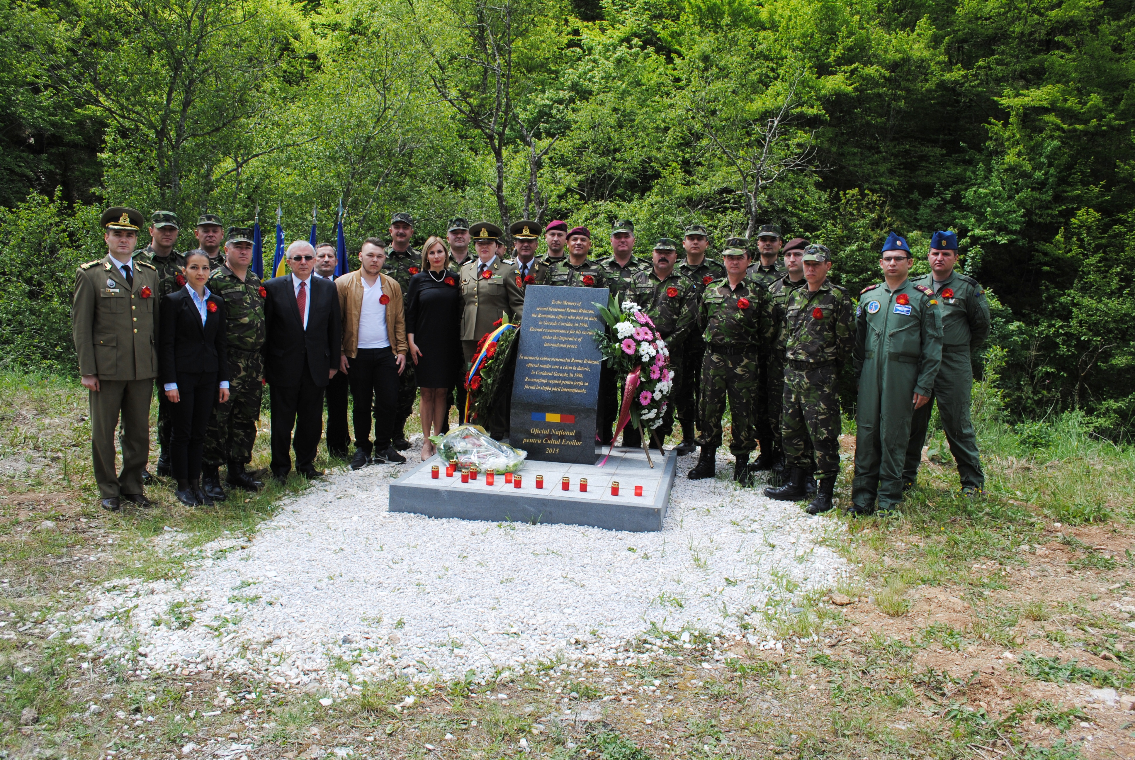 Ceremonie de depunere a unei coroane de flori la monumentul din municipalitatea Trnovo/Culoarul Gorazde - 31 mai 2016 'Wreath-laying Ceremony at the monument of Trnovo municipality/Goradze Corridor – 31st May 2016'