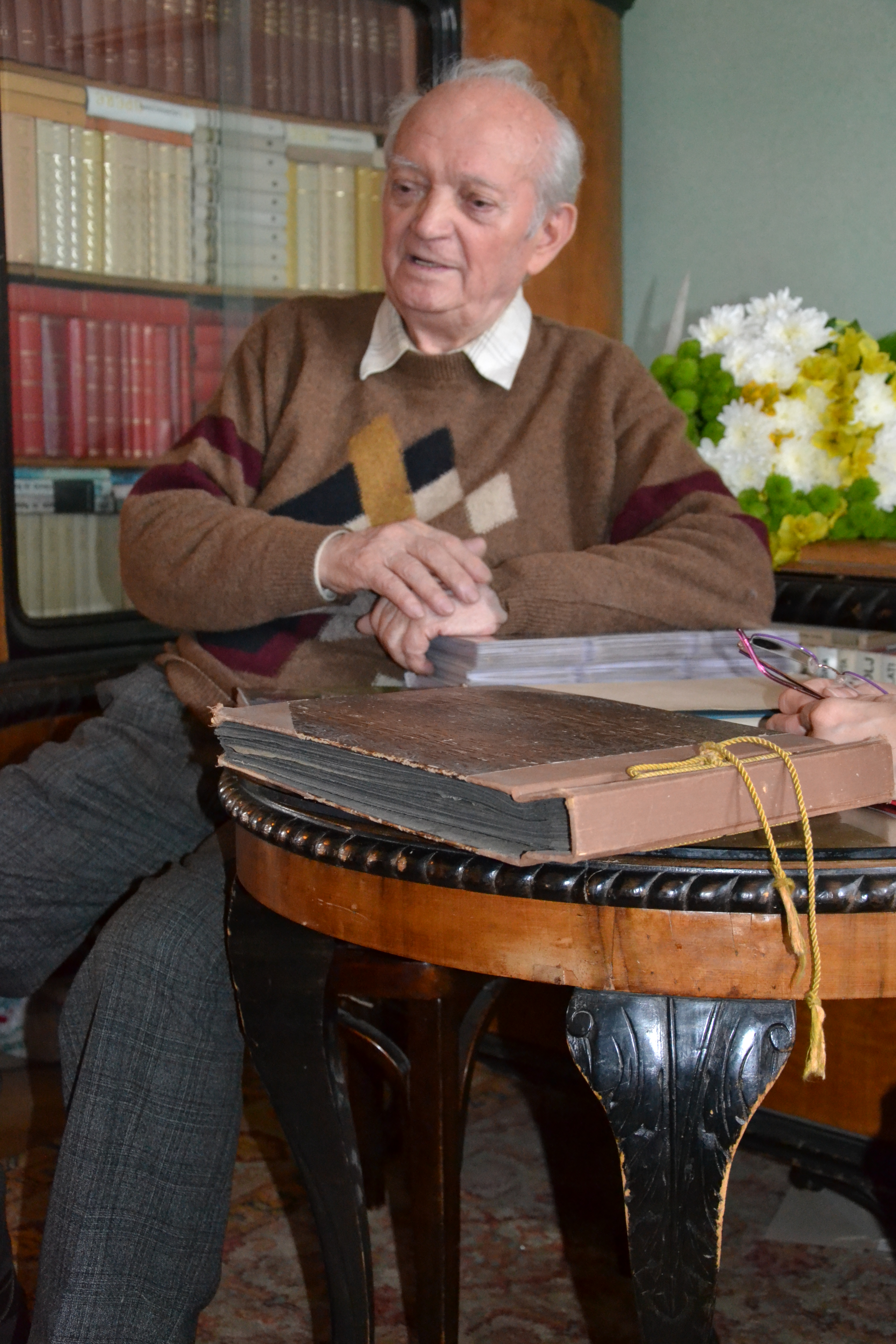 Vizită la colonel 'rtr.' Tuță Ionel, veteran de război - 02 iunie 2016 'Visit to retired colonel Tuță Ionel, war veteran- June 02, 2016' '