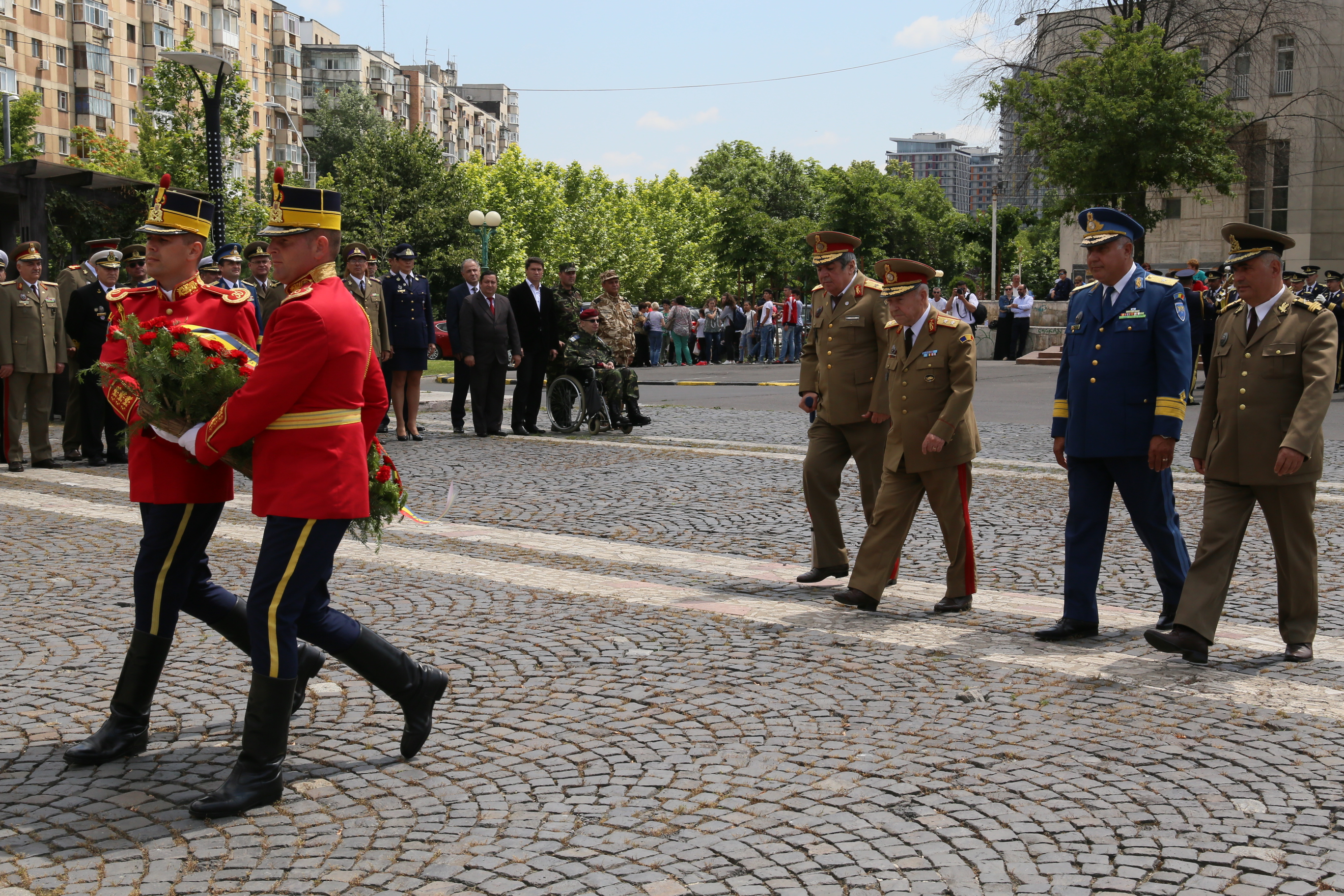 Participarea doamnei secretar de stat Otilia Sava la Ceremonia de depunere de coroane de flori la Monumentul Eroilor Militari Căzuți în Teatrele de Operații - 9 iunie 2016 'Participation of Secretary of State, Mrs. Otilia Sava, at the wreath-laying ceremo