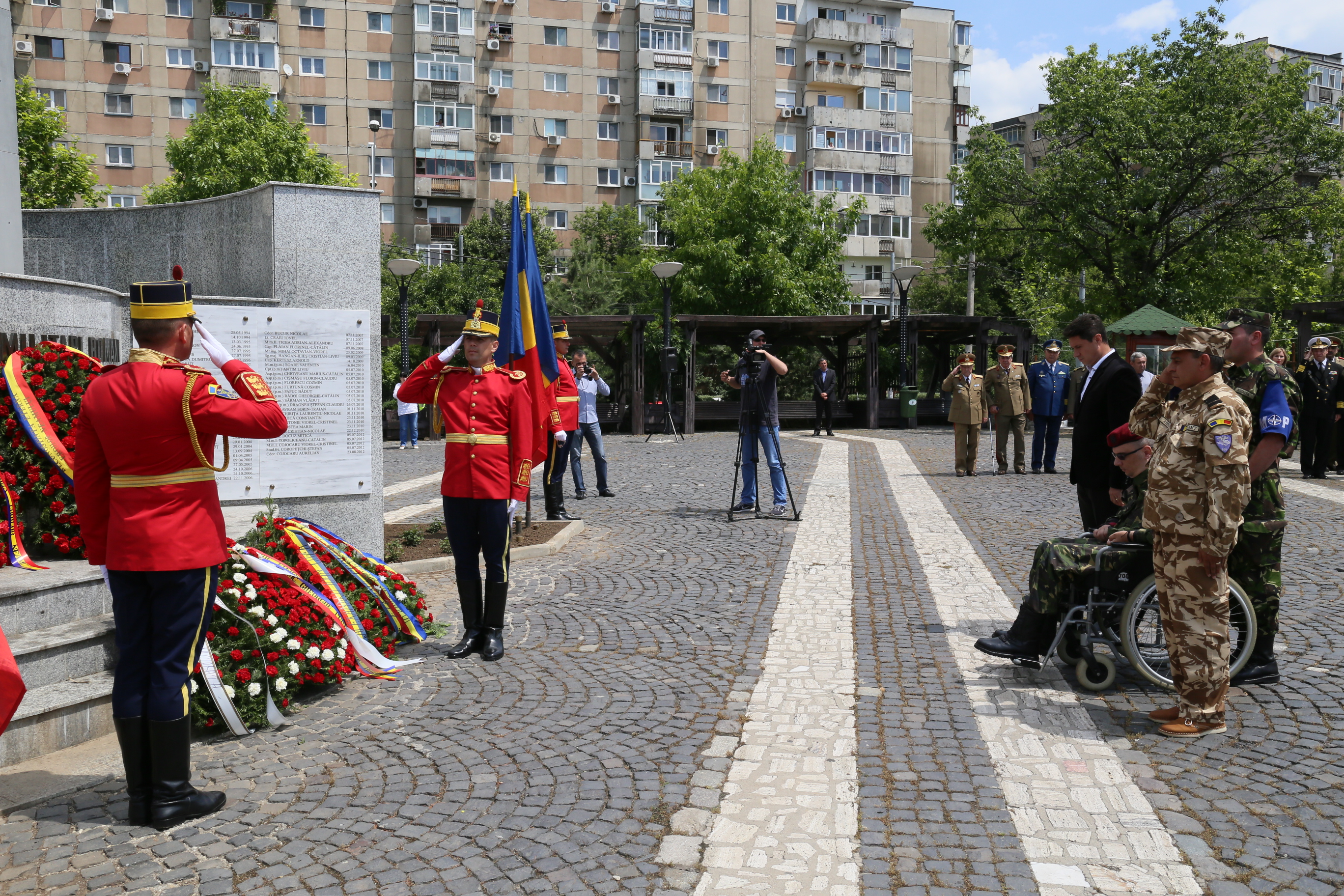 Participarea doamnei secretar de stat Otilia Sava la Ceremonia de depunere de coroane de flori la Monumentul Eroilor Militari Căzuți în Teatrele de Operații - 9 iunie 2016 'Participation of Secretary of State, Mrs. Otilia Sava, at the wreath-laying ceremo