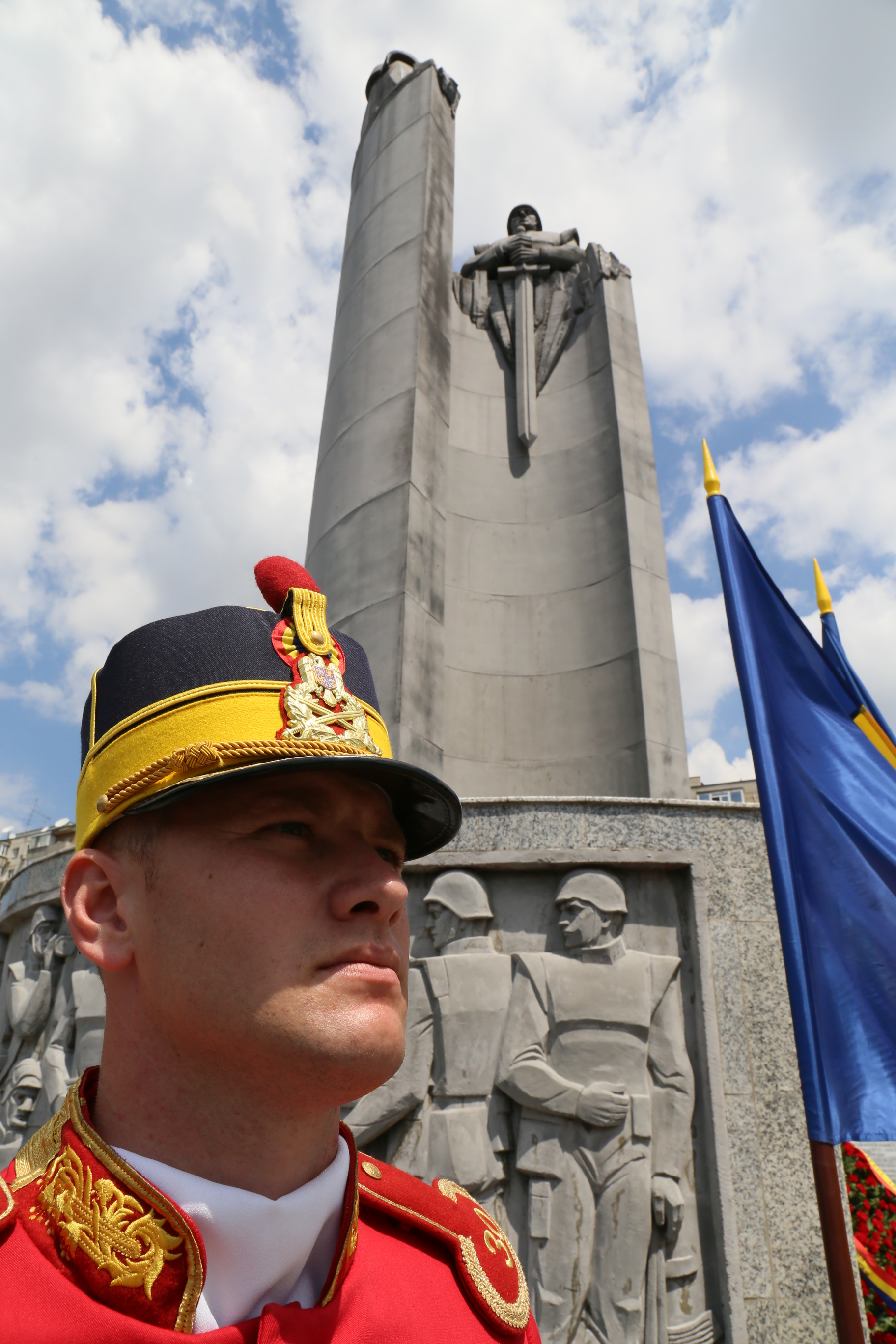 Participarea doamnei secretar de stat Otilia Sava la Ceremonia de depunere de coroane de flori la Monumentul Eroilor Militari Căzuți în Teatrele de Operații - 9 iunie 2016 'Participation of Secretary of State, Mrs. Otilia Sava, at the wreath-laying ceremo