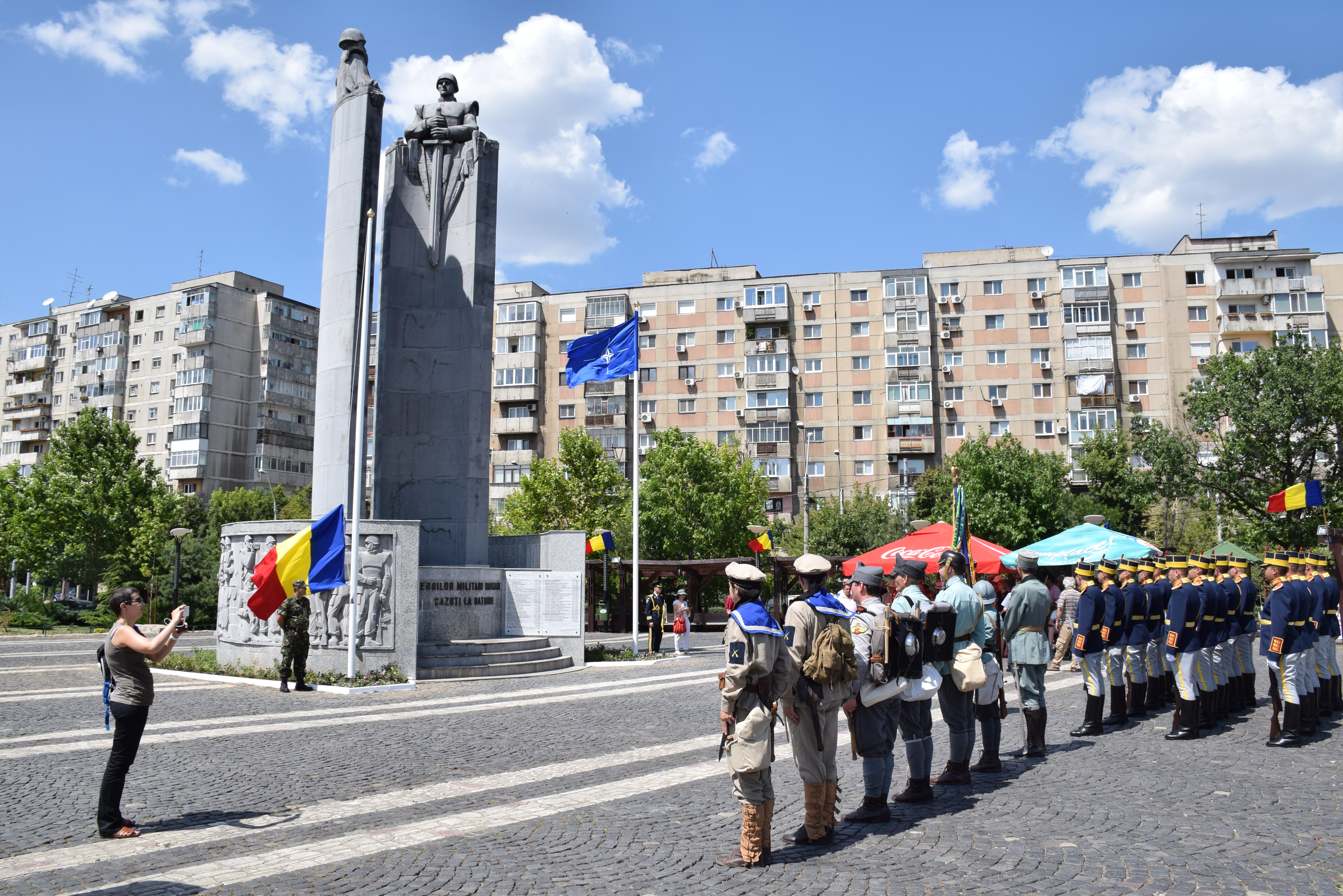 Ziua Drapelului Național sărbătorită la Monumentul Eroilor militari căzuți în misiune în Teatrele de Operații - 26 iunie 2016 'National Flag Day celebrated at the Monument of the fallen soldiers in mission in war theaters - June 26, 2016'