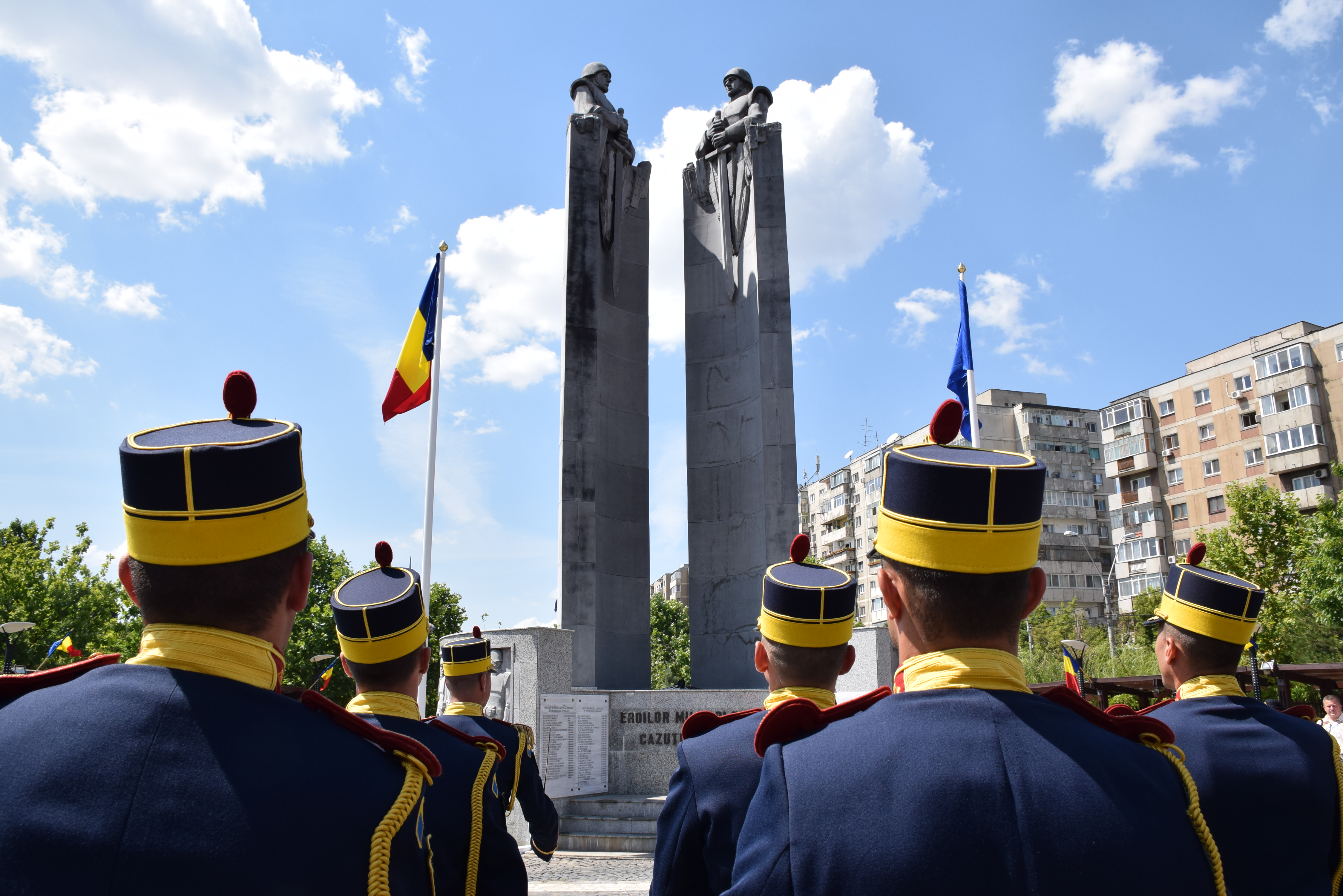 Ziua Drapelului Național sărbătorită la Monumentul Eroilor militari căzuți în misiune în Teatrele de Operații - 26 iunie 2016 'National Flag Day celebrated at the Monument of the fallen soldiers in mission in war theaters - June 26, 2016'