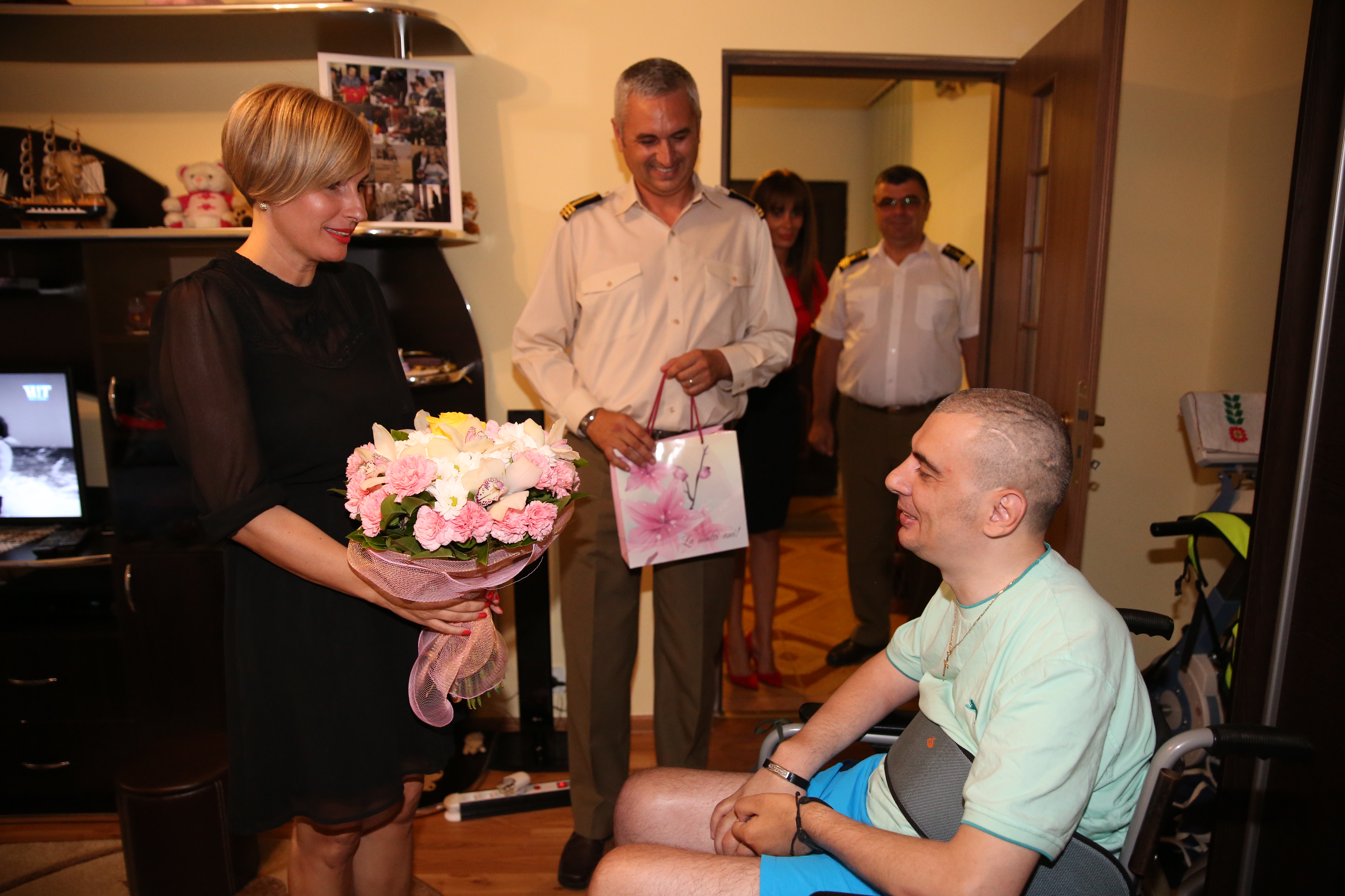 Vizita doamnei secretar de stat Otilia Sava la veteranul din Teatrul de Operații Irak, Daniel Porumb cu ocazia sărbătoririi zilei de naştere - 27 iulie 2016 Visit of the State Secretary Otilia Sav