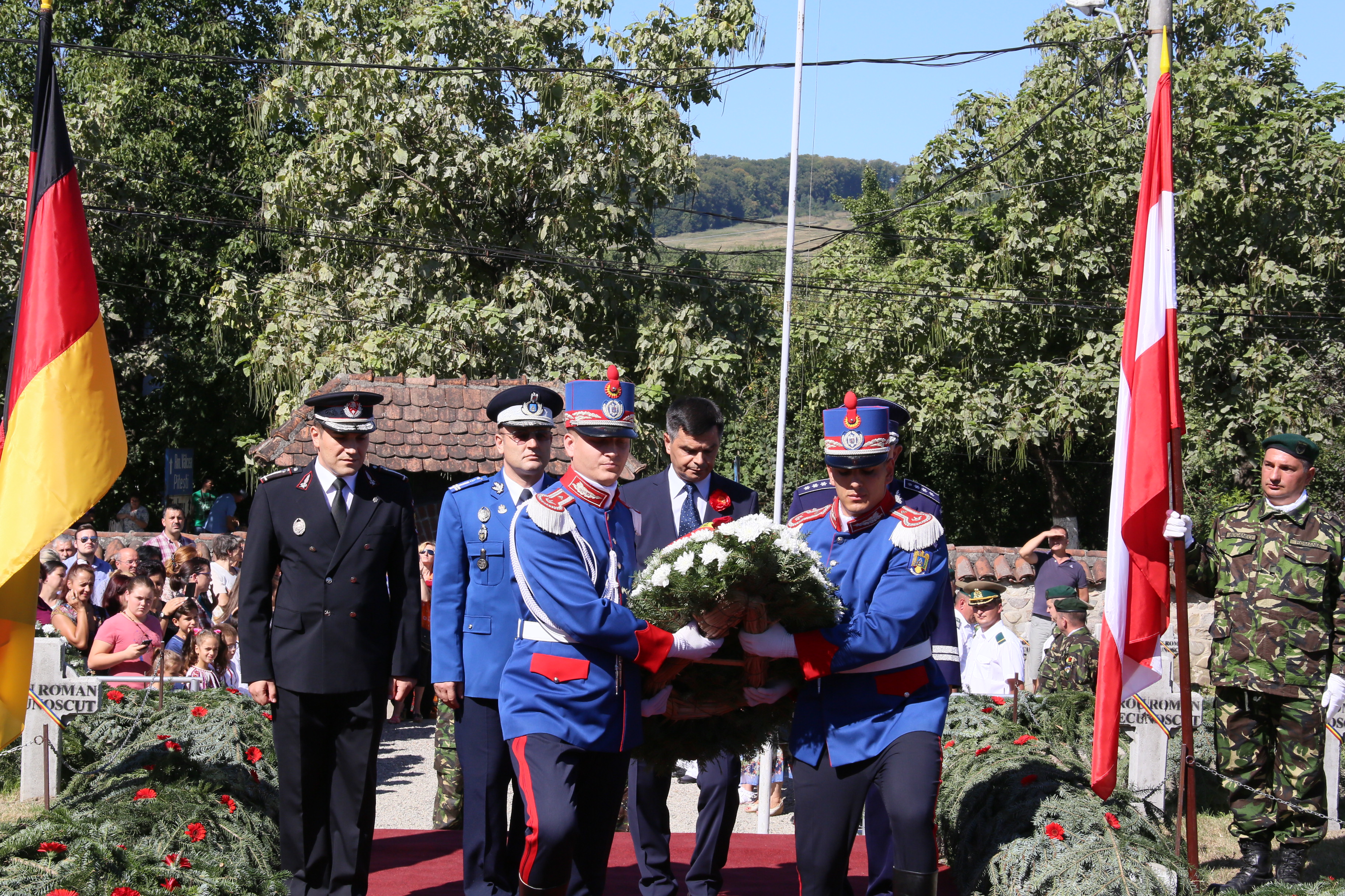 Depuneri coroane de flori la Cimitirul Eroilor din Curtea de Arges - 27 august 2016 'Wreaths laying ceremony at the Heroes Cemetery in Curtea de Arges - August 27, 2016'