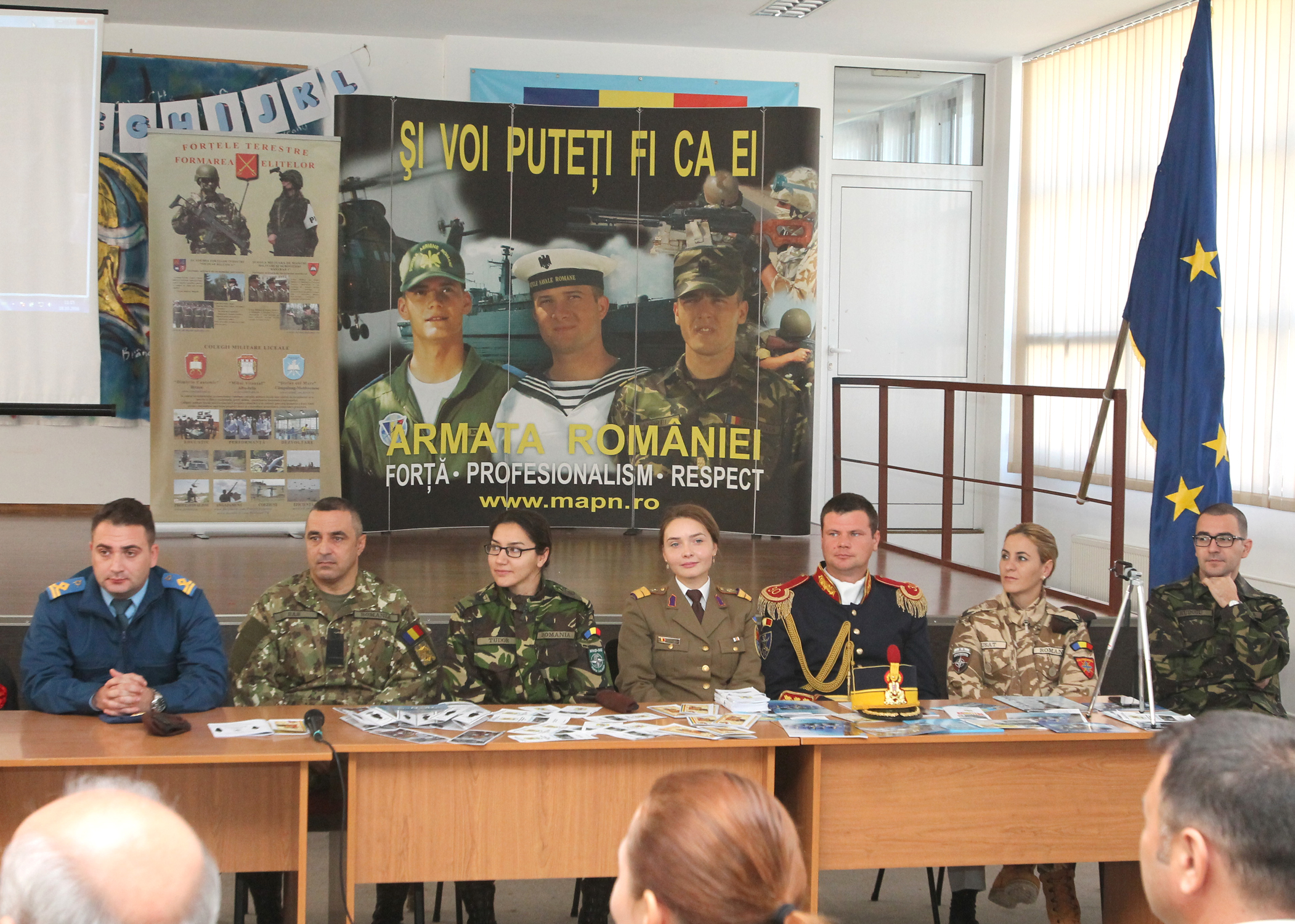 Ziua Armatei în școli - Liceul Teoretic Dimitrie Bolintineanu - 18 octombrie 2016 'Army Day in schools – Dimitrie Bolintineanu high school, October 18, 2016'