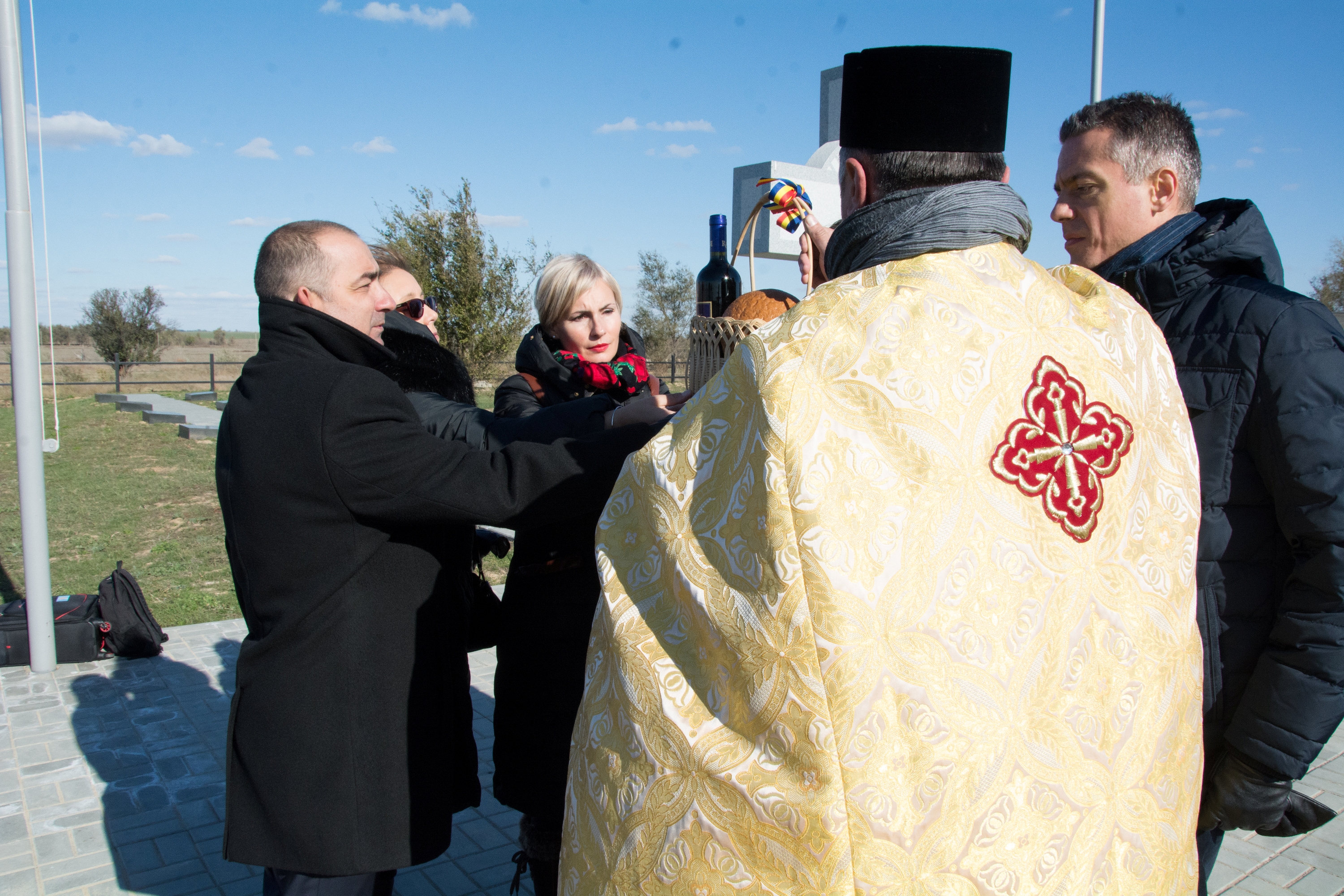 Ceremonialul de reînhumare a osemintelor eroilor români exhumate din zona Stalingrad în cadrul Cimitirului de onoare românesc de la Rossoșka - 23-26 octombrie 2016'Ceremony of reburial of Romanian heroes bones exhumed from Stalingrad in the Romanian Grave