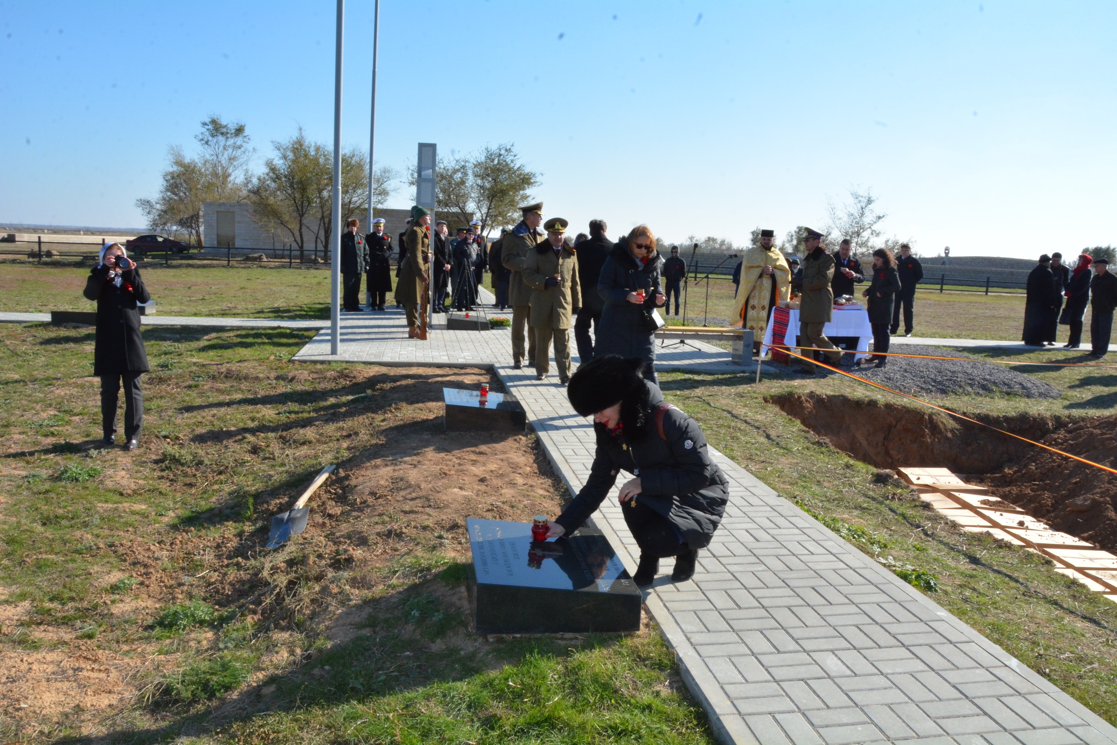 Ceremonialul de reînhumare a osemintelor eroilor români exhumate din zona Stalingrad în cadrul Cimitirului de onoare românesc de la Rossoșka - 23-26 octombrie 2016'Ceremony of reburial of Romanian heroes bones exhumed from Stalingrad in the Romanian Grave