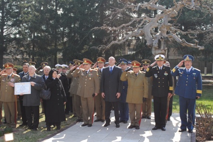 DEPUNERE DE COROANE LA CIMITIRUL EROILOR TURCI DIN BUCURESTI