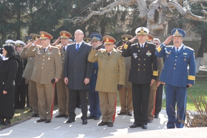 DEPUNERE DE COROANE LA CIMITIRUL EROILOR TURCI DIN BUCURESTI
