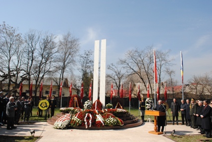 DEPUNERE DE COROANE LA CIMITIRUL EROILOR TURCI DIN BUCURESTI