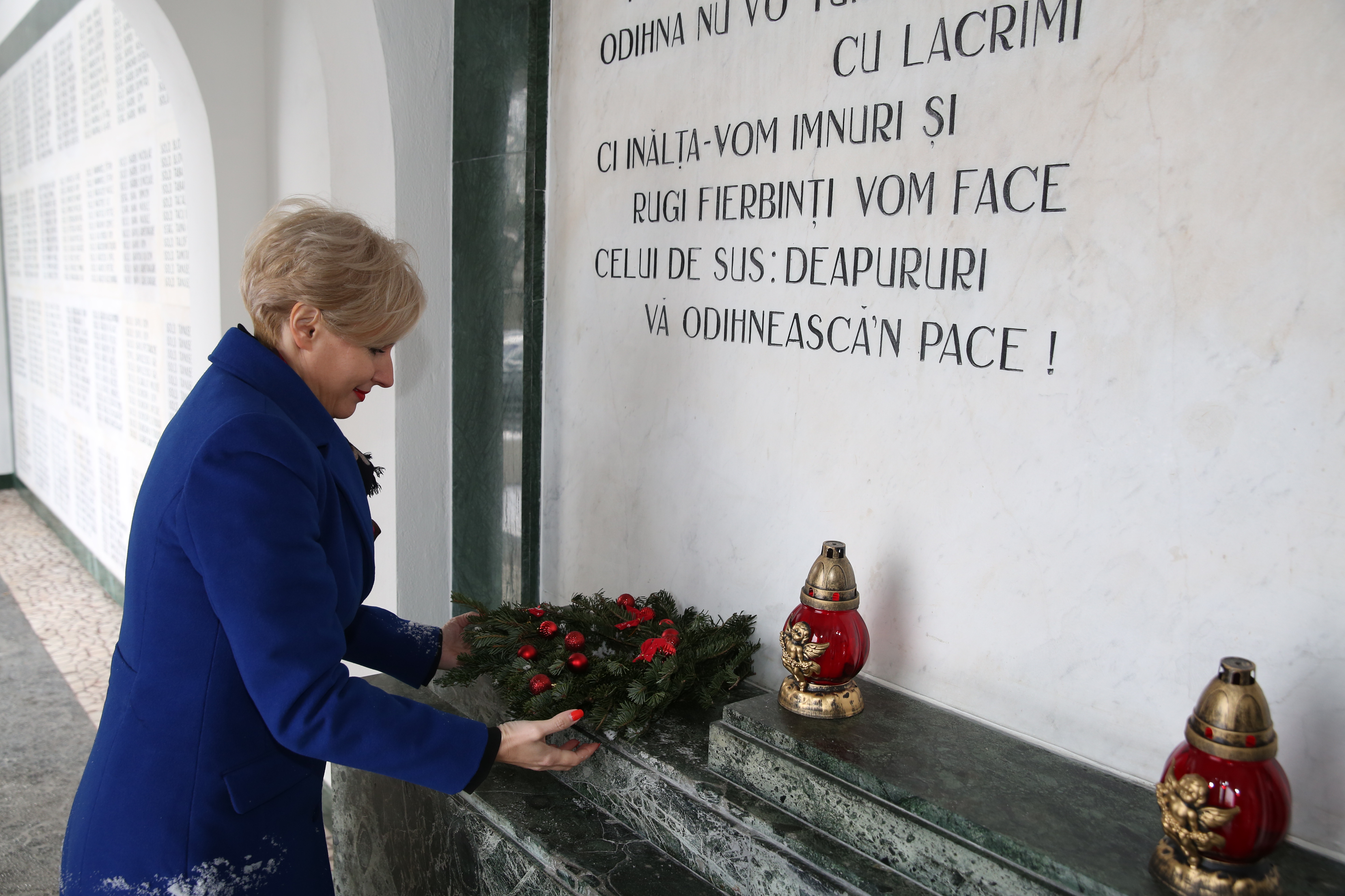 Depunerea de coronițe de brad la mormintele ostaşilor, Cimitirul eroilor români din Primul Război Mondial, Ghencea Militar 13 decembrie 2016  -  Lay of Christmas wreaths at the graves of soldiers, Romanian Heroes Cemetery WWI, Military Cemetery Ghencea De