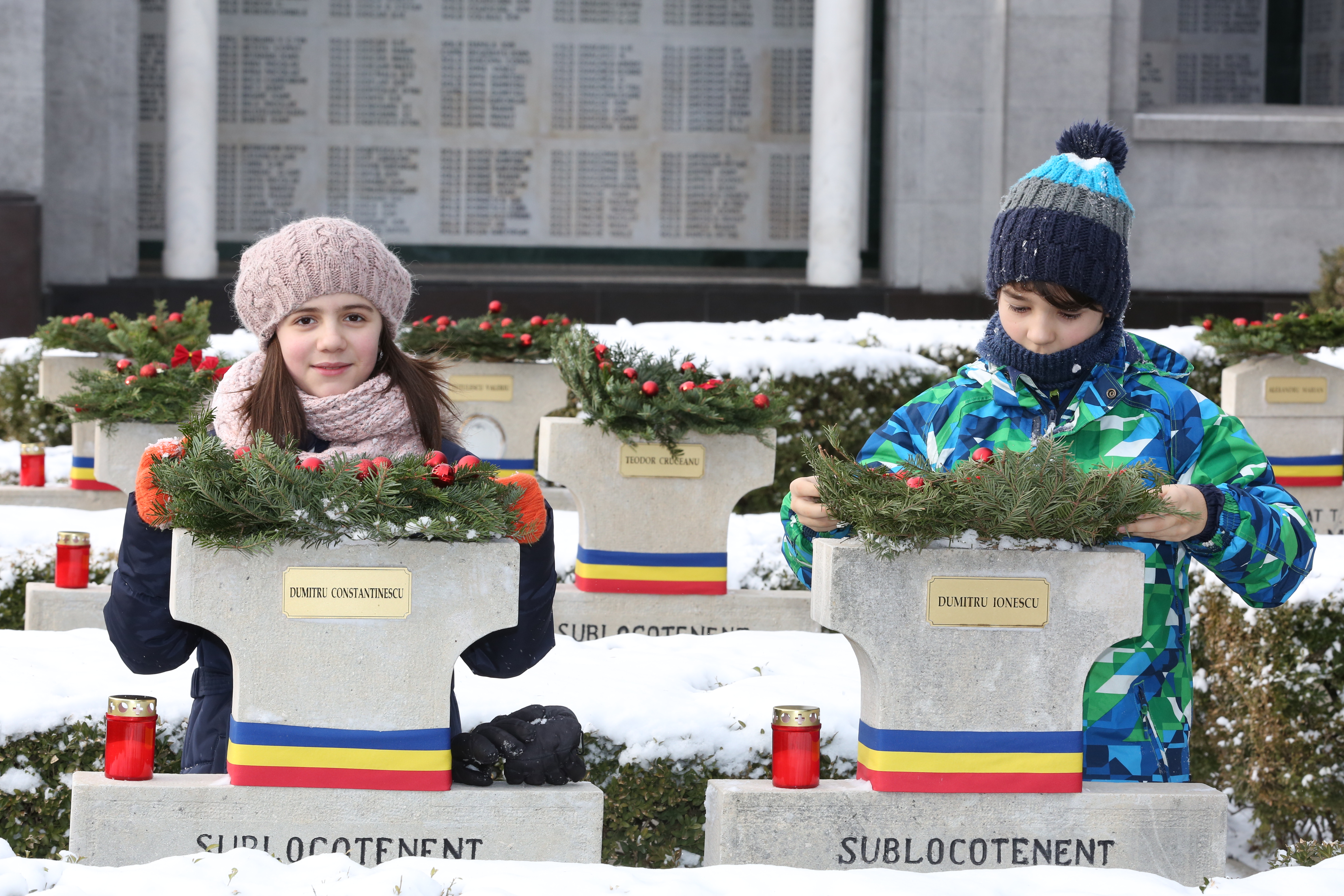 Depunerea de coronițe de brad la mormintele ostaşilor, Cimitirul eroilor români din Primul Război Mondial, Ghencea Militar 13 decembrie 2016  -  Lay of Christmas wreaths at the graves of soldiers, Romanian Heroes Cemetery WWI, Military Cemetery Ghencea De