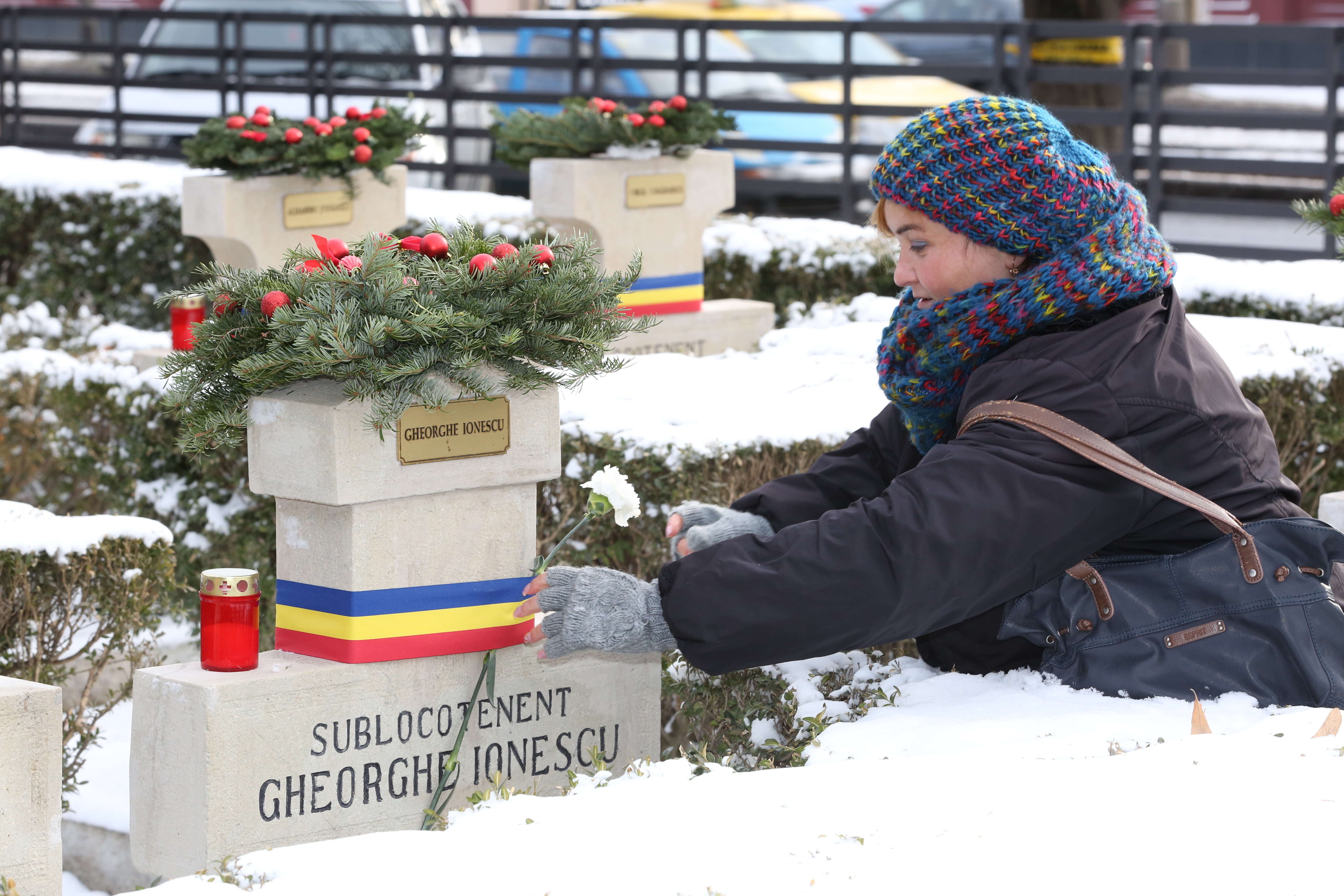 Depunerea de coronițe de brad la mormintele ostaşilor, Cimitirul eroilor români din Primul Război Mondial, Ghencea Militar 13 decembrie 2016  -  Lay of Christmas wreaths at the graves of soldiers, Romanian Heroes Cemetery WWI, Military Cemetery Ghencea De