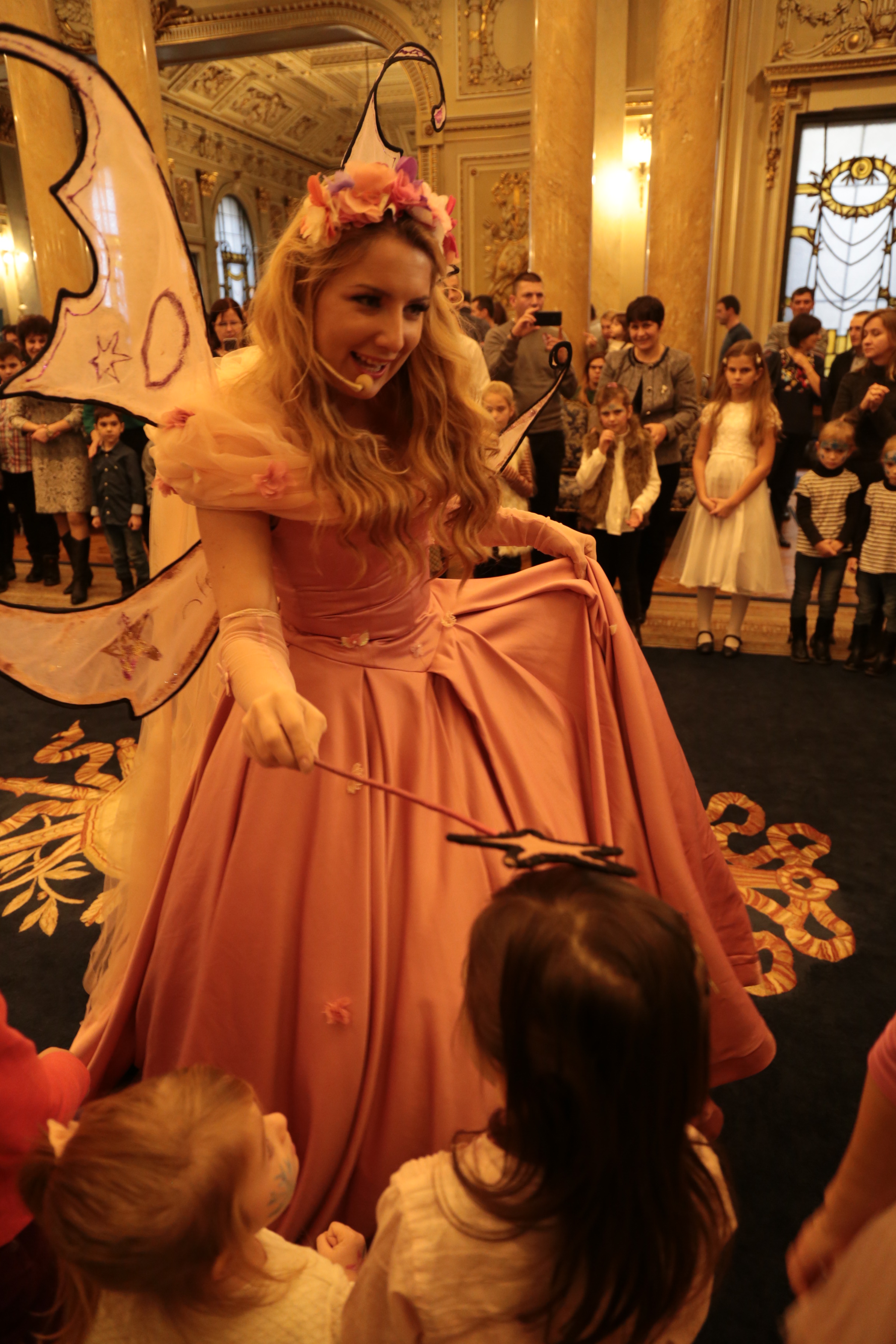 Serbarea Pomului de Crăciun pentru copiii eroilor Armatei României căzuți la datorie sau răniți în misiuni în teatrele de operații - Cercul Militar Național - 13 decembrie 2016.'Christmas Tree celebration for children of the deceased and wounded militarie