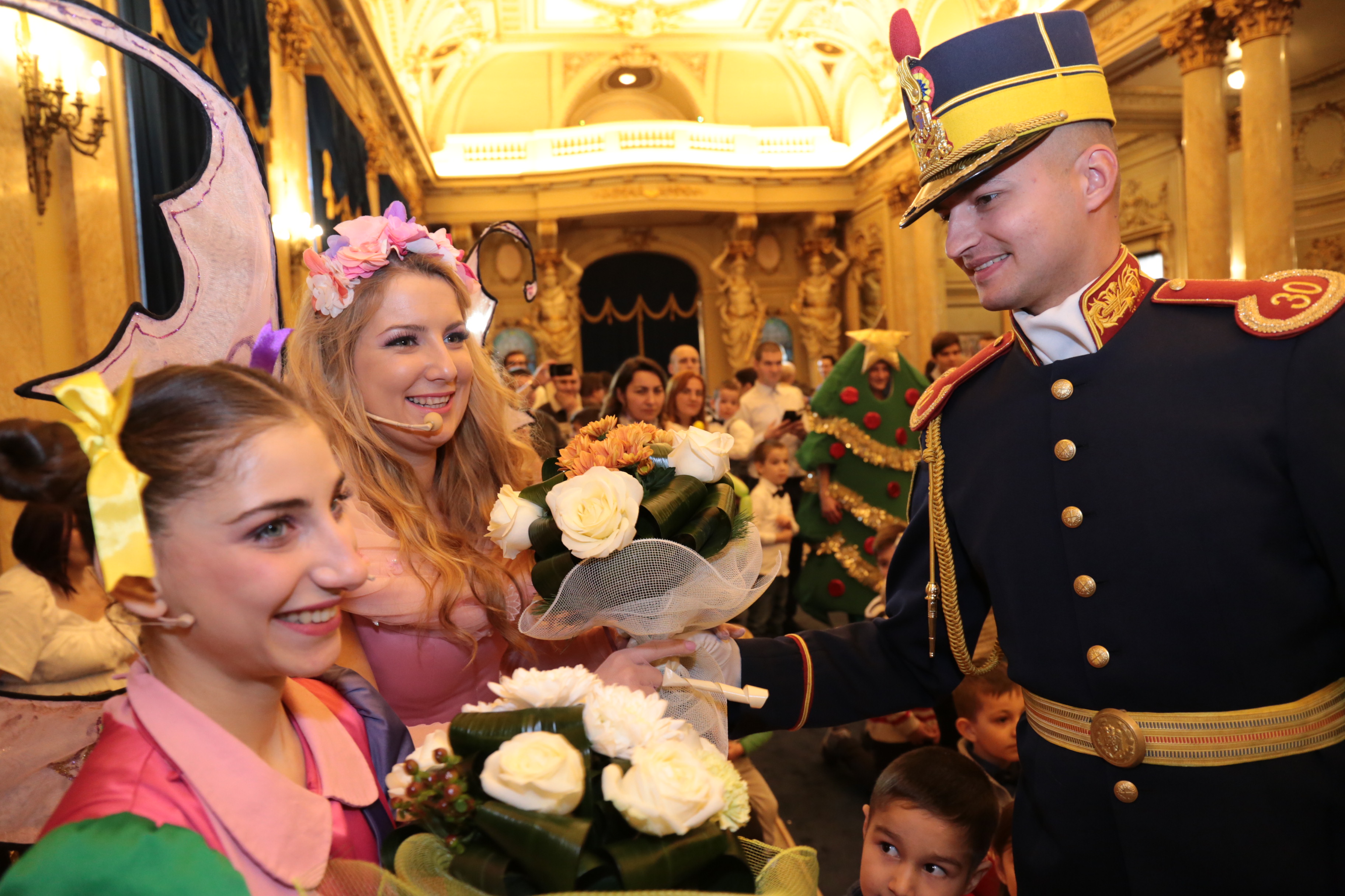 Serbarea Pomului de Crăciun pentru copiii eroilor Armatei României căzuți la datorie sau răniți în misiuni în teatrele de operații - Cercul Militar Național - 13 decembrie 2016.'Christmas Tree celebration for children of the deceased and wounded militarie