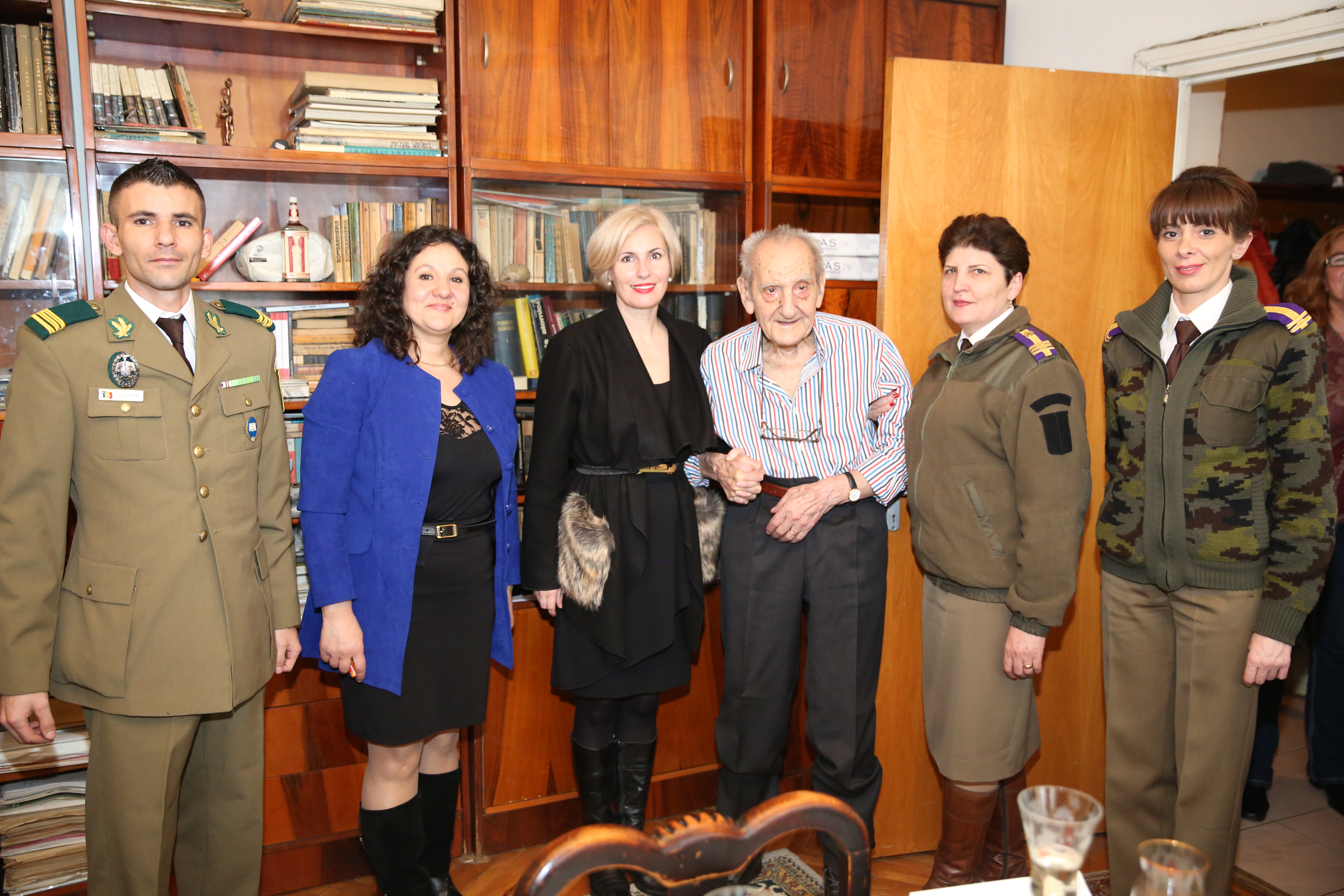 Vizita doamnei secretar de stat Otilia Sava la domnul Lt.col.'rtr.' Ştefanovici Valentin Paul, veteran de război, cu ocazia aniversării vârstei de 99 de ani - 09 februarie 2017 'Visit of the State Secretary Otilia Sava to retired lieutenant-colonel Ştefan