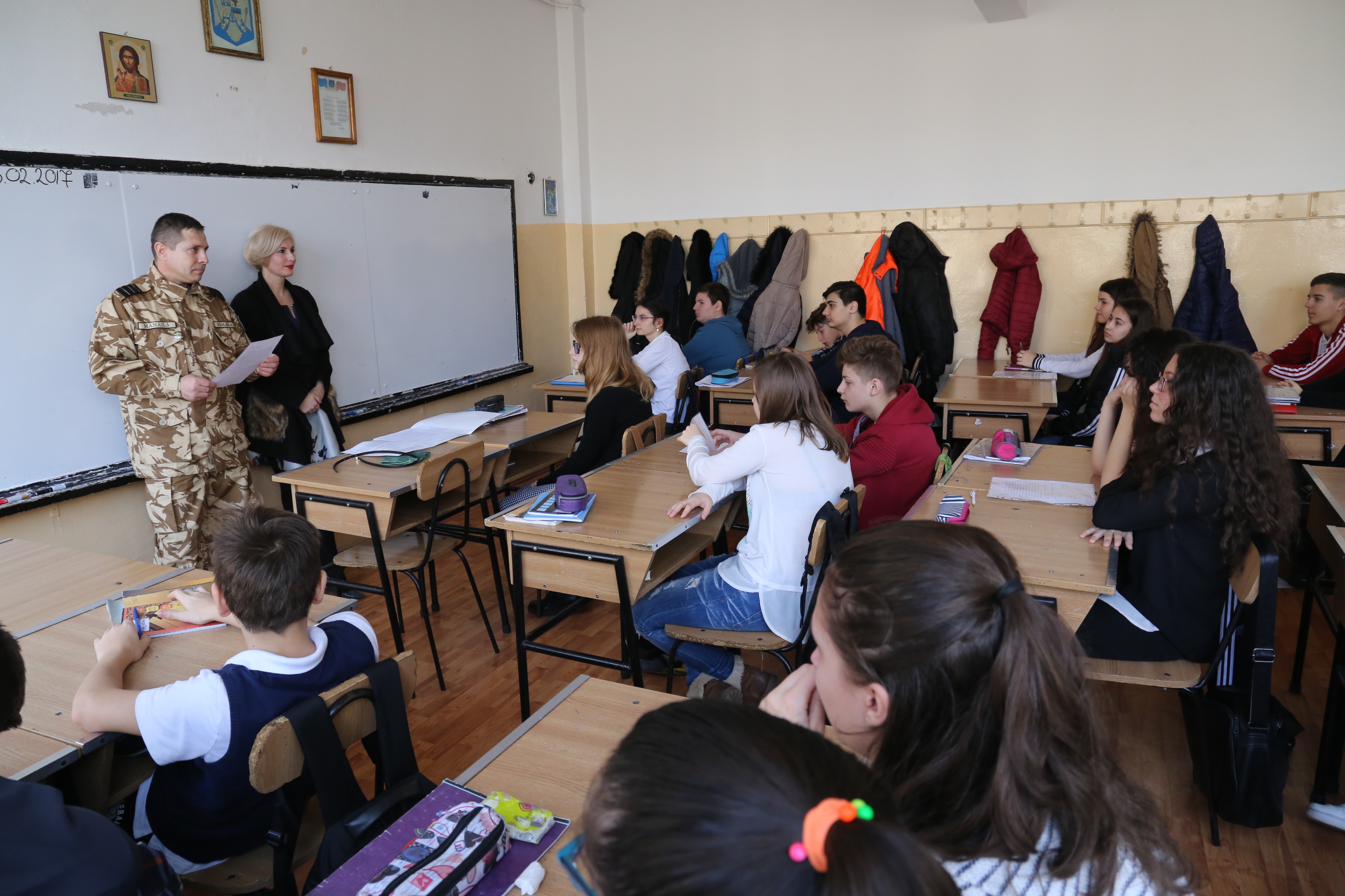 De Dragobete, “O altfel de lecție de istorie!” Vizita la Şcoala Gimnazială nr. 99 Bucureşti - 23 februarie 2017 'On 'Dragobete' Day, “A different kind of history lesson”, visit to Secondary School no. 99, Bucharest, February 23, 2017'